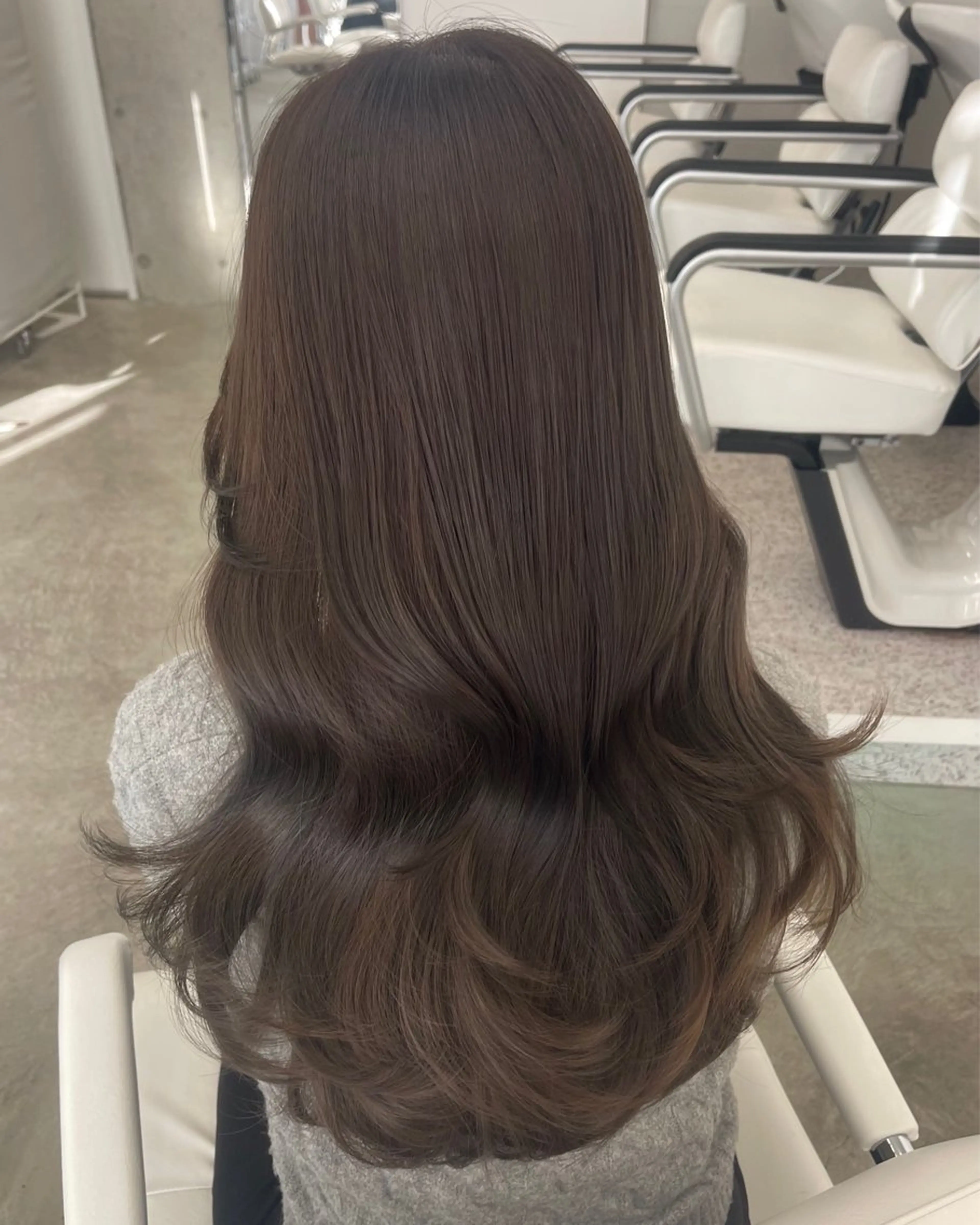 ロング レイヤーカット 透明感カラー表参道のヘアスタイル