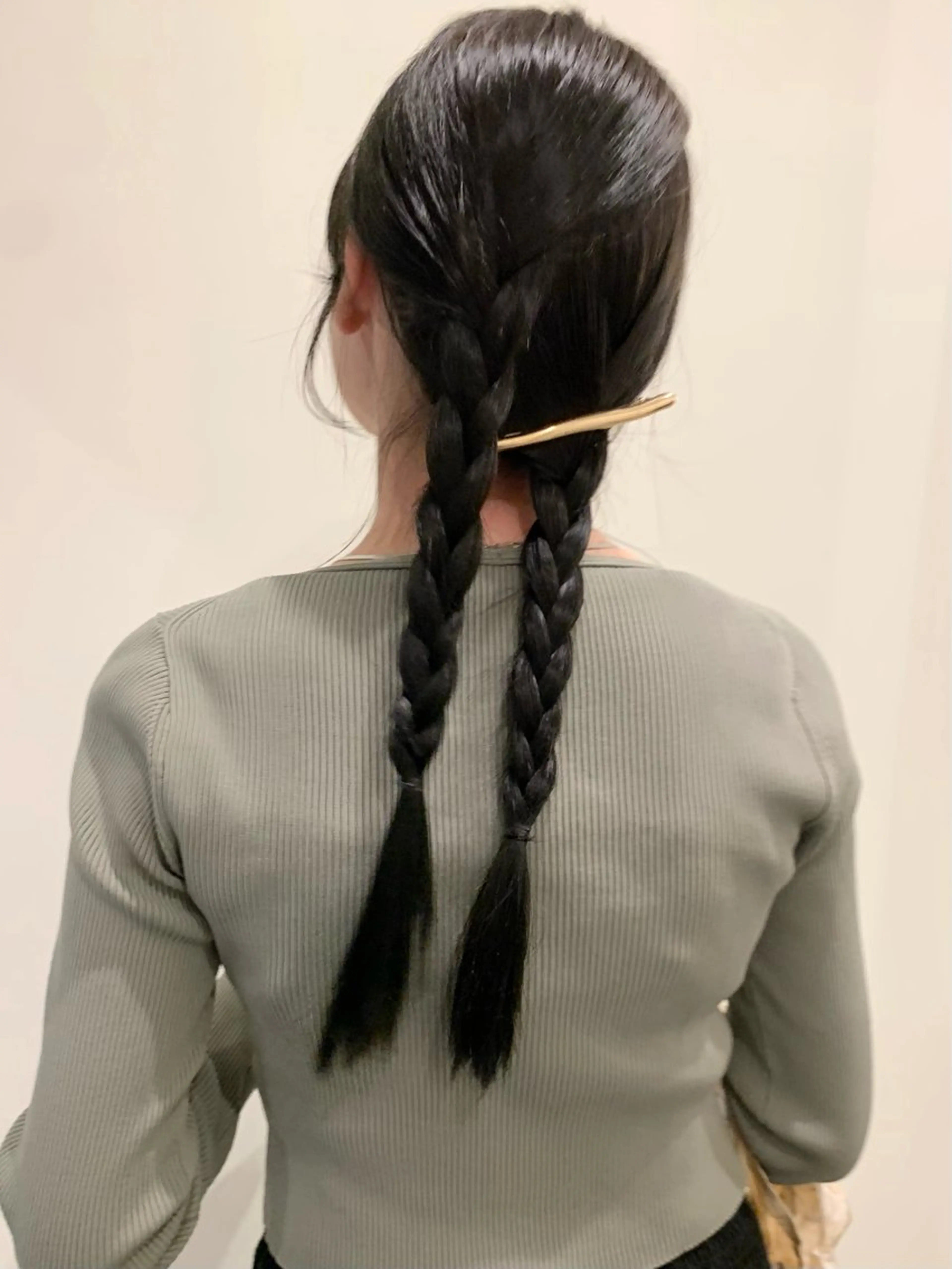 セミロング カラー グレージュ カット ヘアカラー トリートメント 落合希 Olivebeigeのヘアスタイル