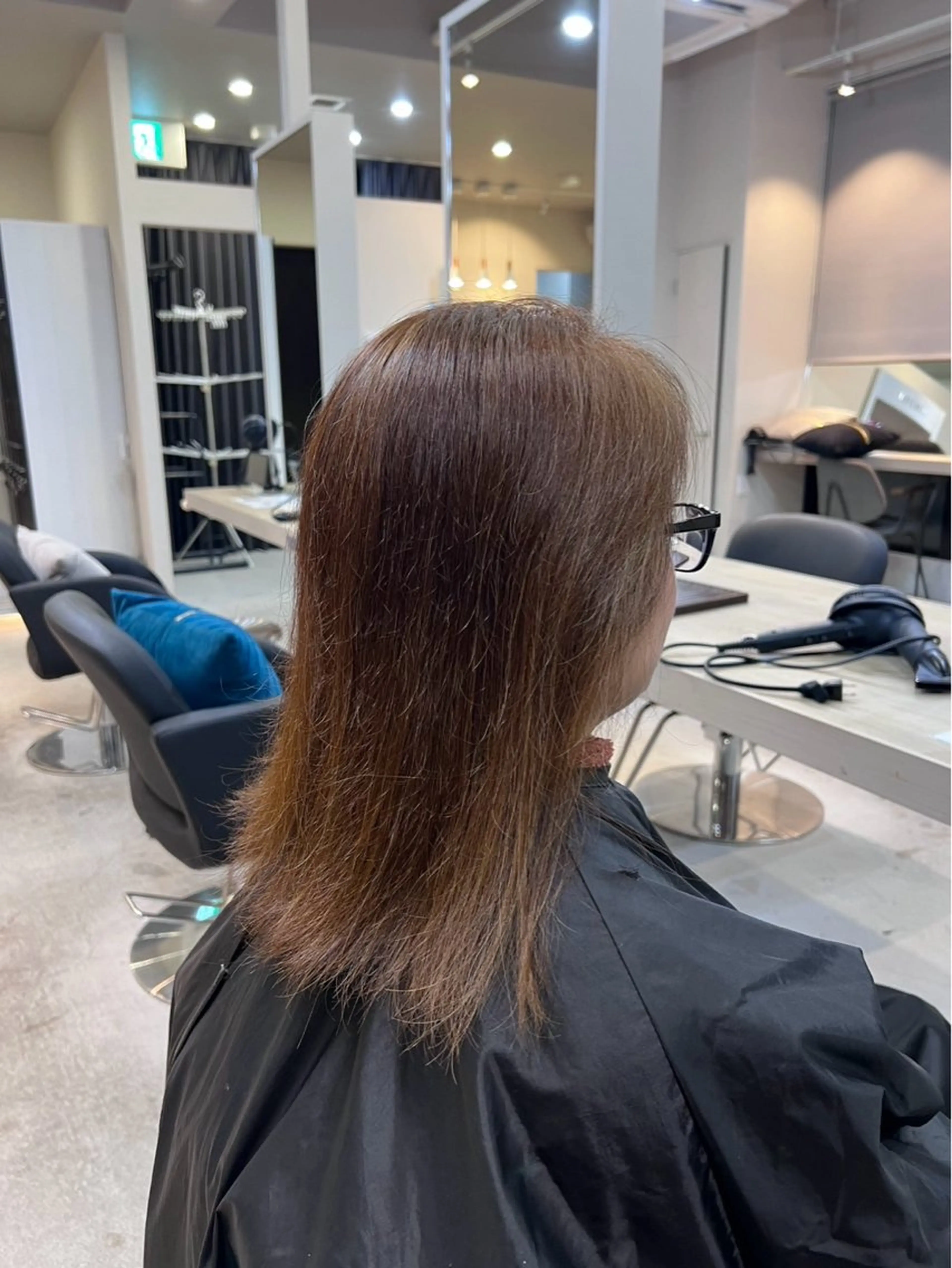 ミディアム Lia 瑠莉花のヘアスタイル