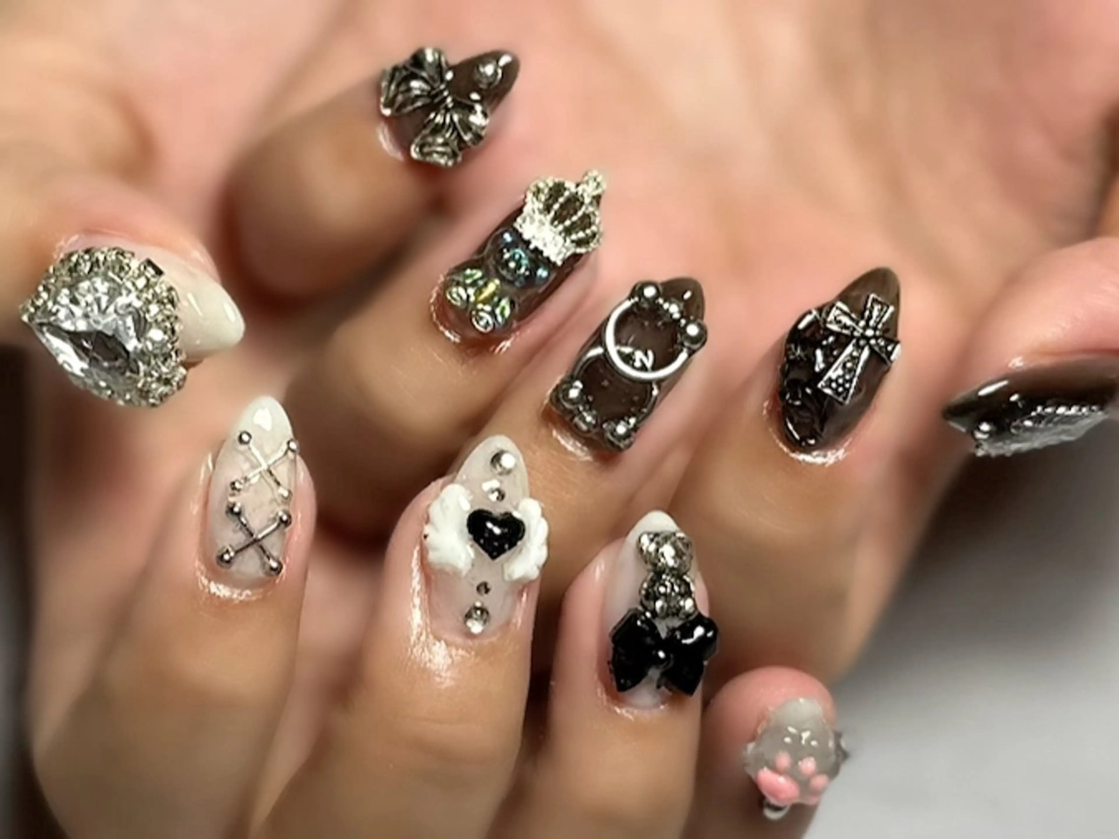 ネイル 新山 聖のネイルデザイン