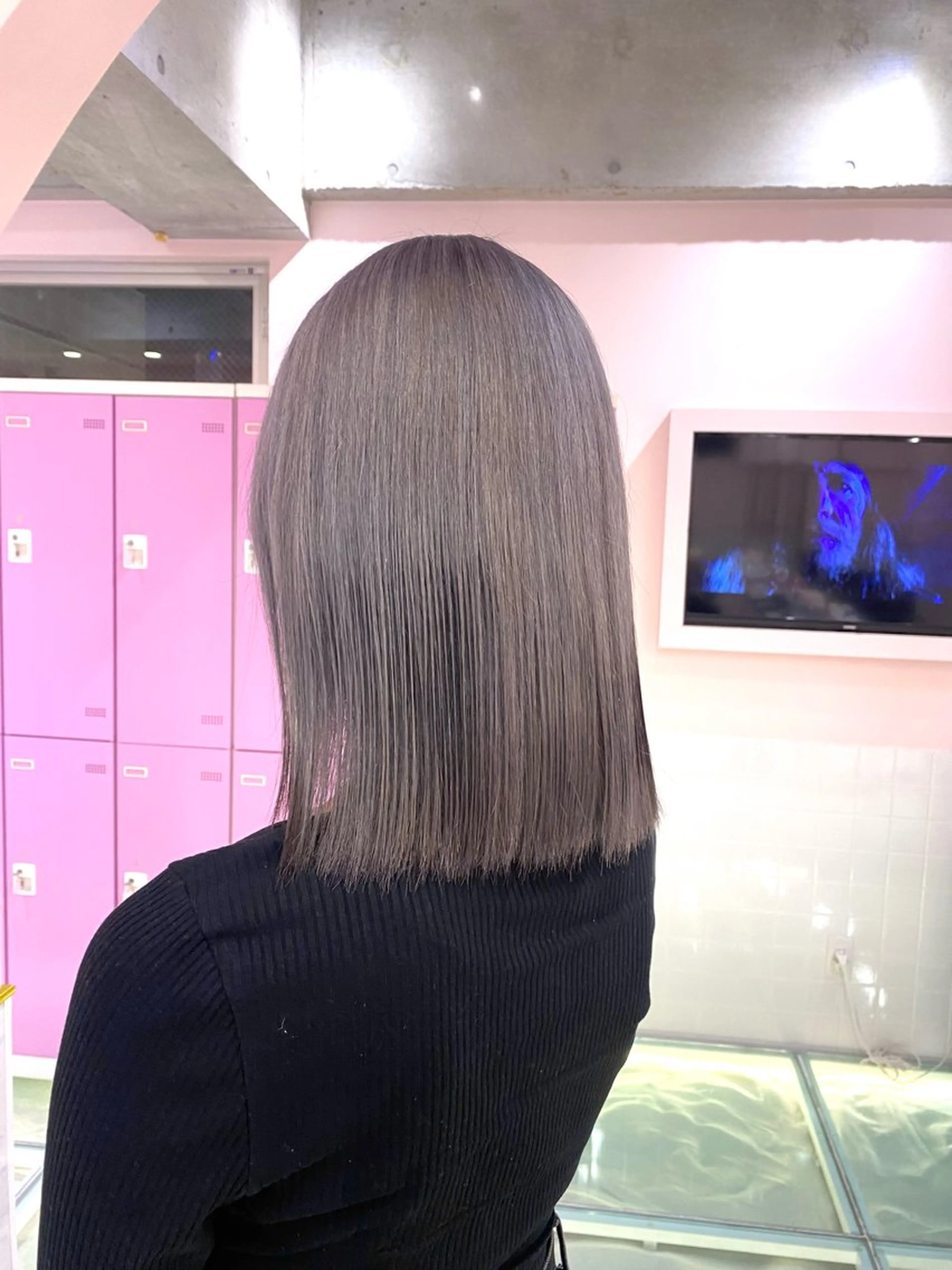 ミディアム カラー ヘアカラー トリートメント 美優🦕ツヤ髪 /ハイトーン🩶のヘアスタイル