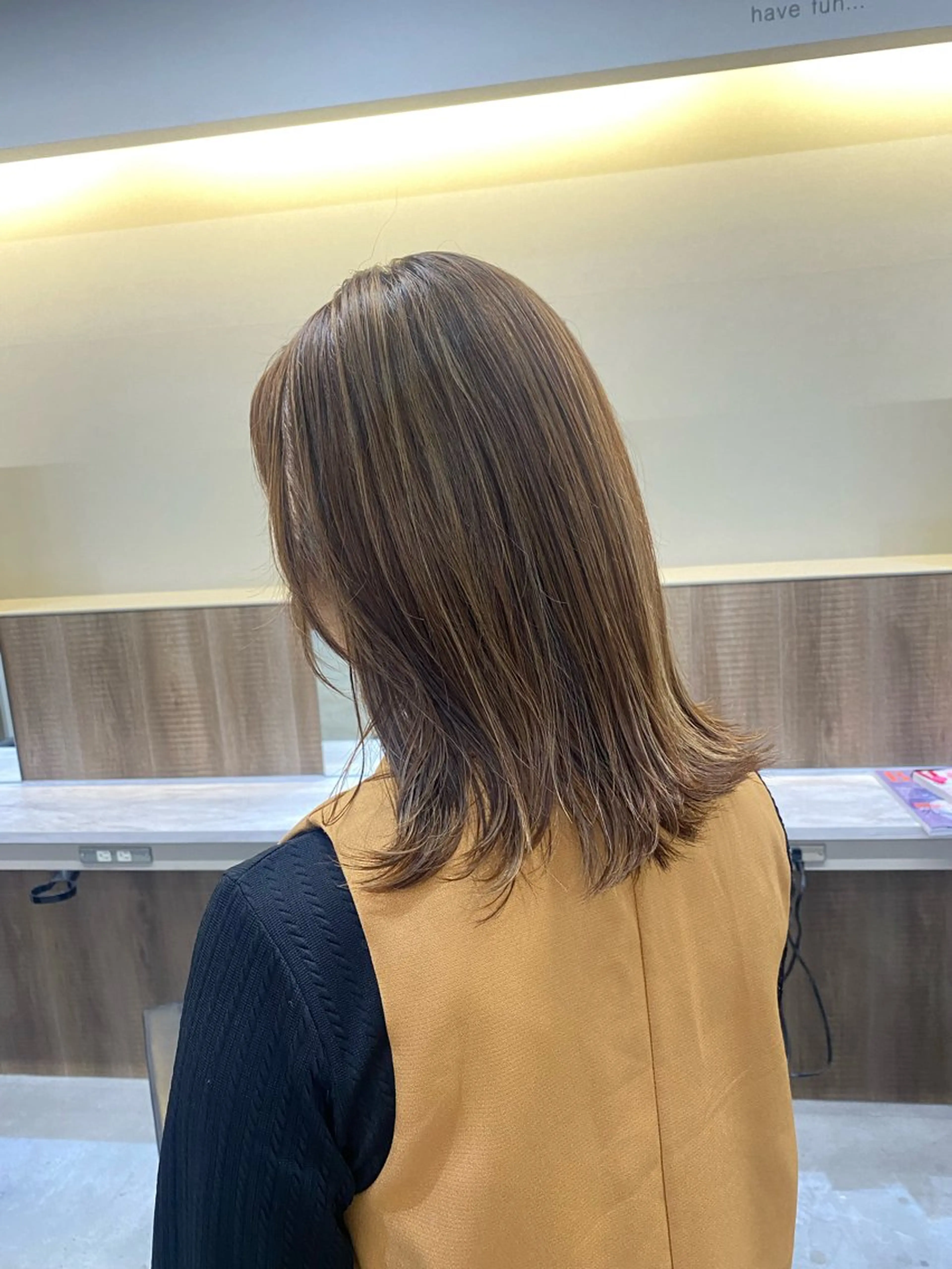 ミディアム カラー ヘアカラー トリートメント 白髪ぼかしハイライト ／レイヤー中島啓太のヘアスタイル