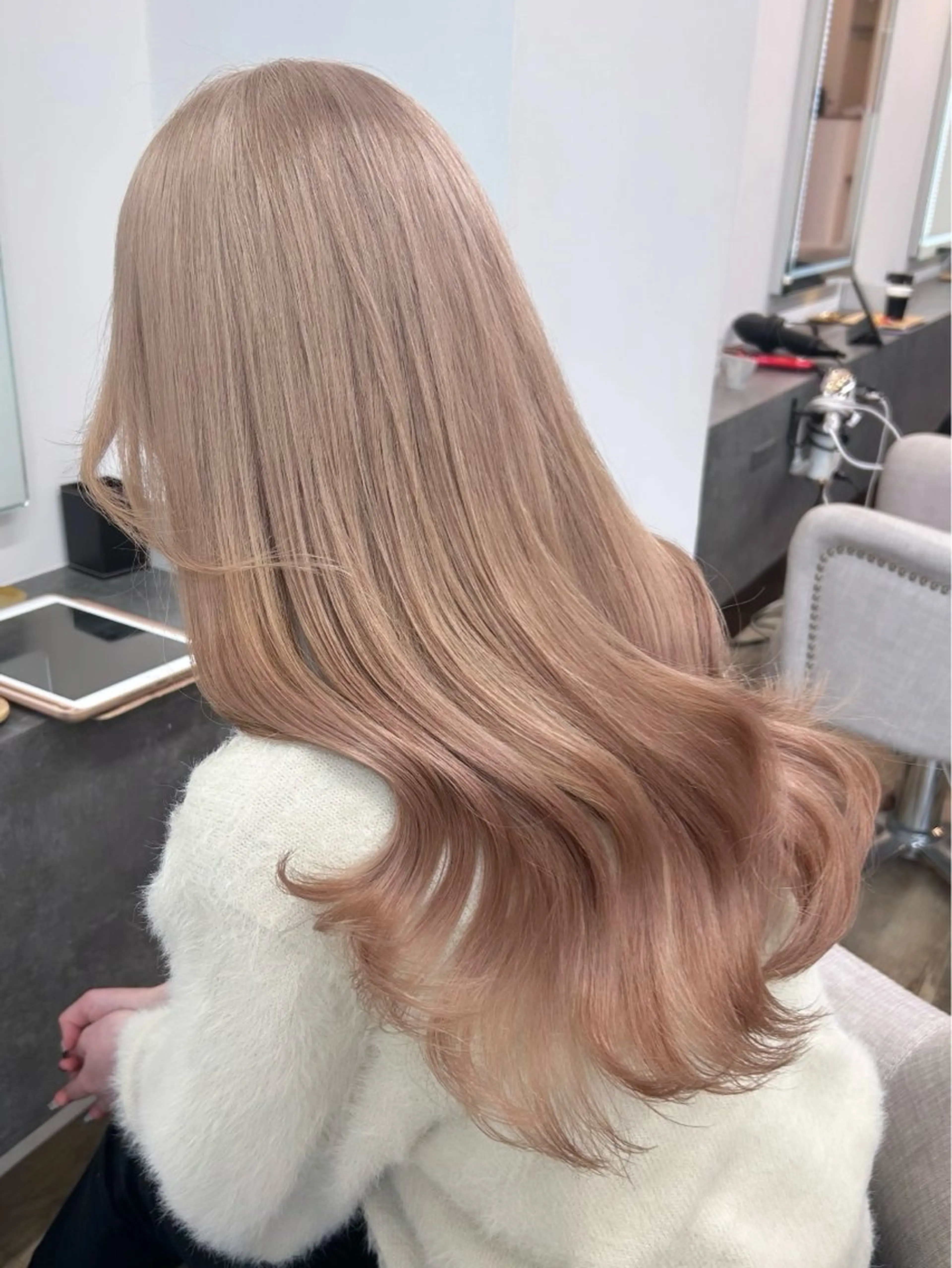 ロング カラー ヘアカラー トリートメント MARQUEE所属・Ayame / ハイトーンカラーのヘアスタイル