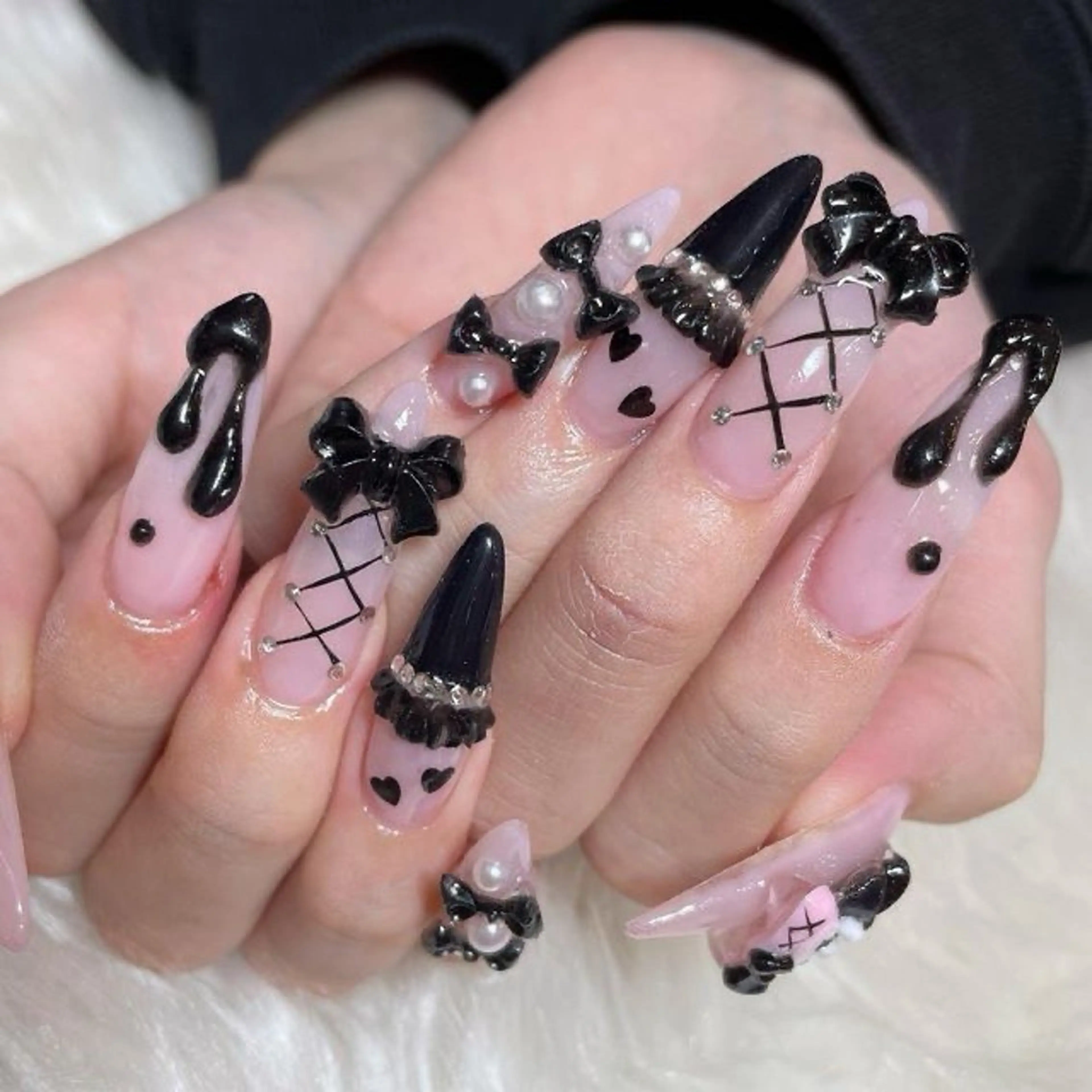 ネイル マグネットネイル ミラーネイル ピンク ネイルチップ 冬ネイル Lee Nailsのネイルデザイン