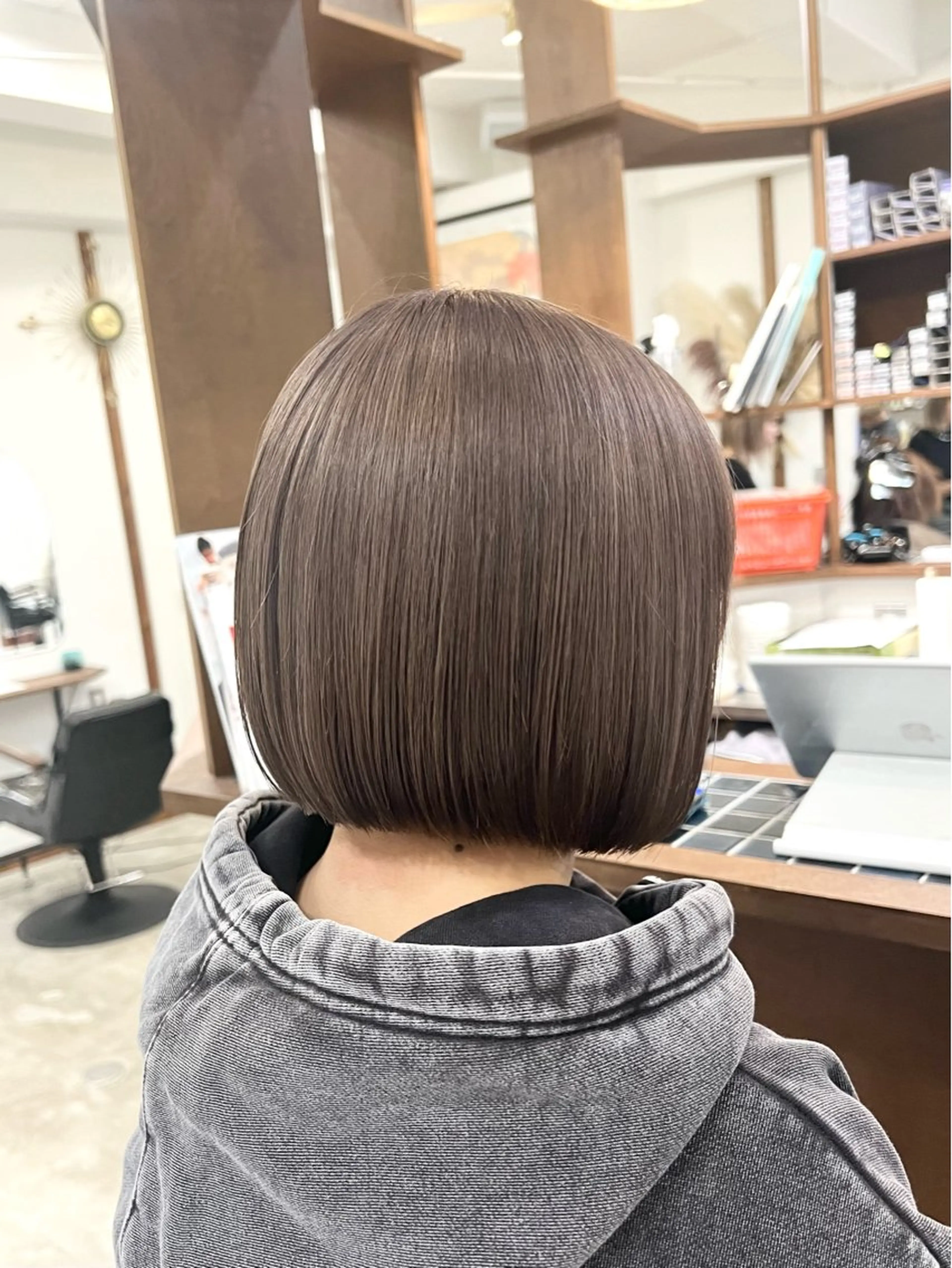 ショート カラー ブリーチ グレージュ カット ヘアカラー Ami ブリーチ/ハイトーンのヘアスタイル