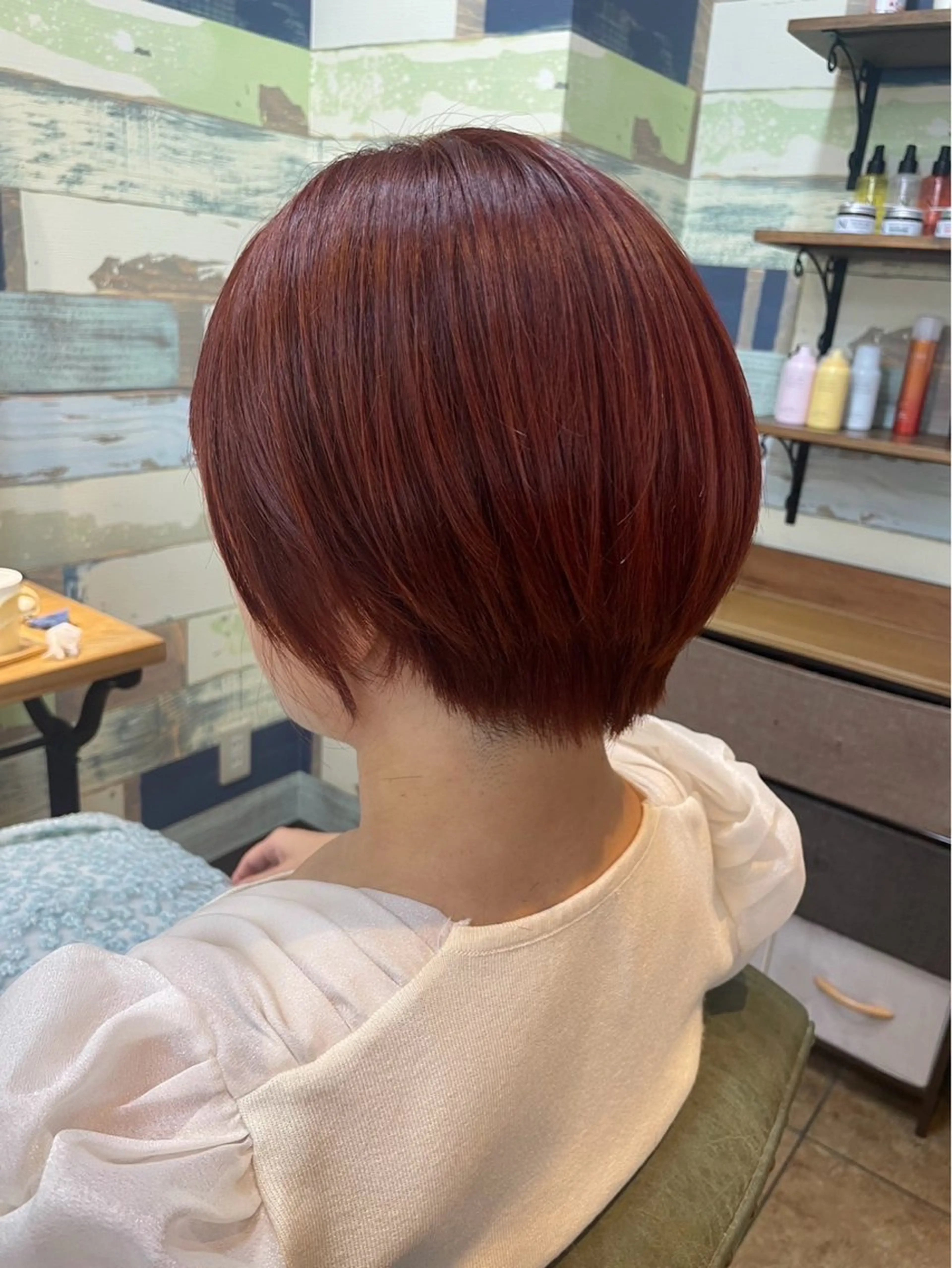 ショート カラー 佐々木 彩衣のヘアスタイル