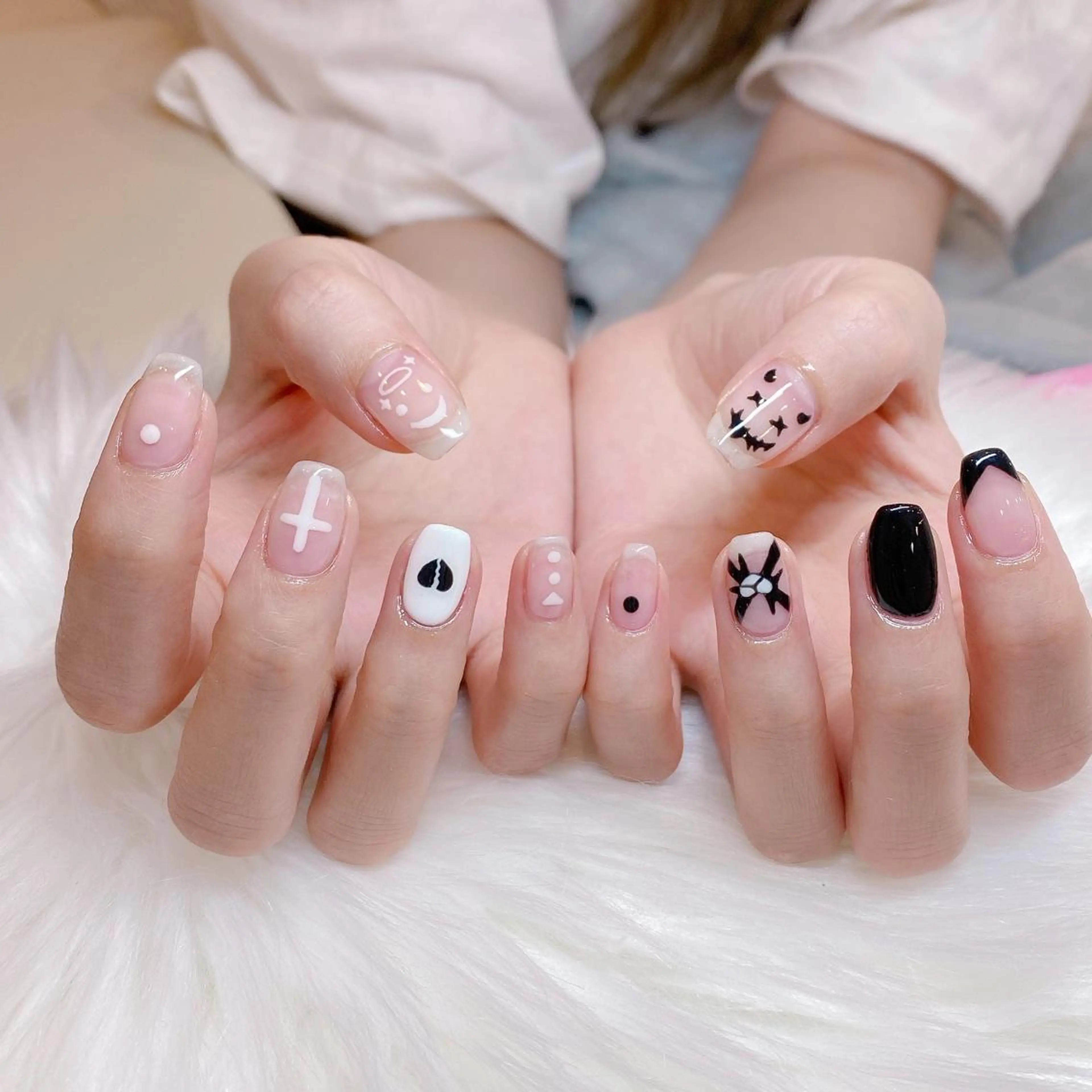 ネイル Elsias 詩織のマツエク・マツパデザイン