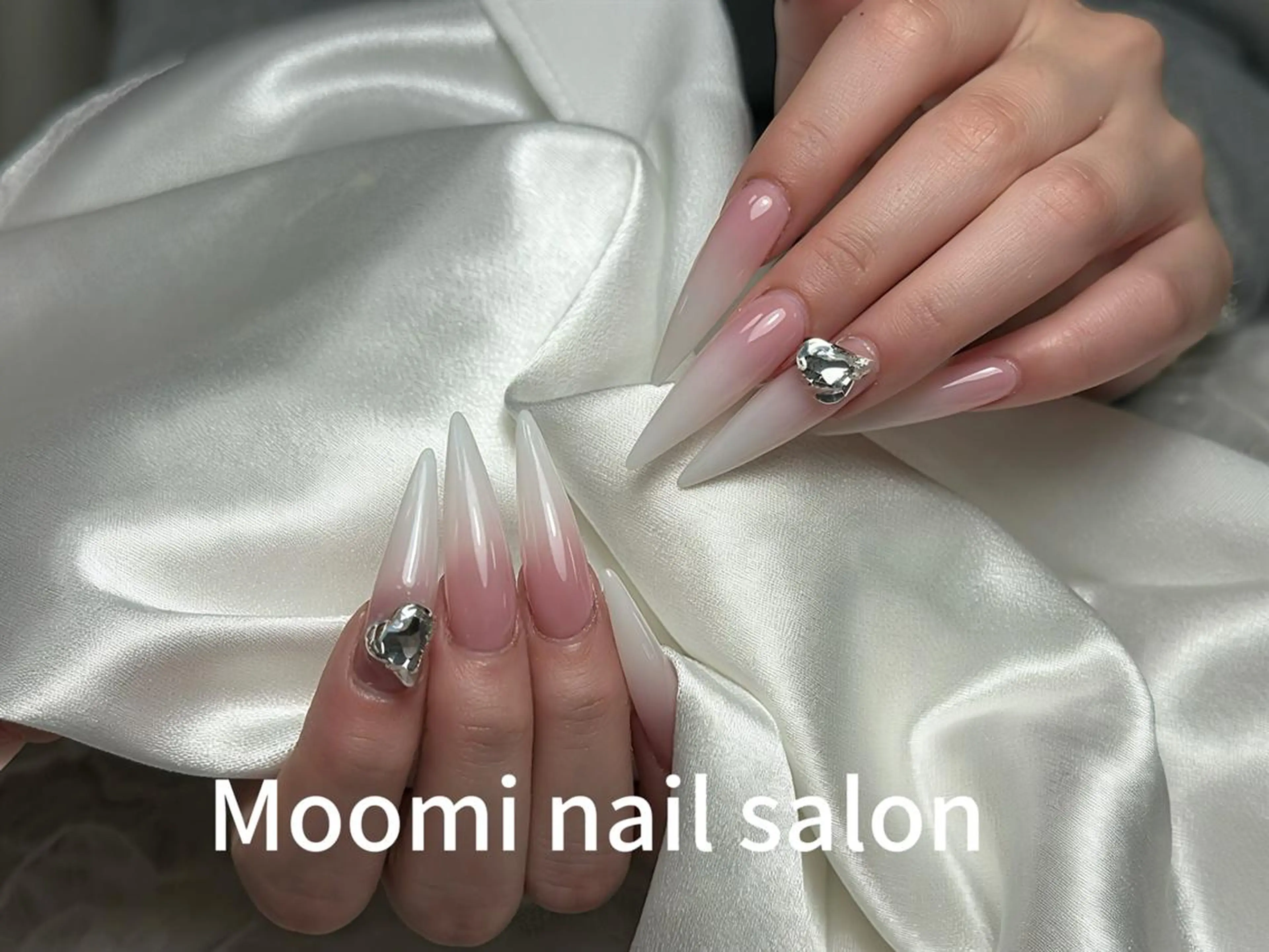 セミロング ハンドネイル 長さだし専門 Moominのネイルデザイン