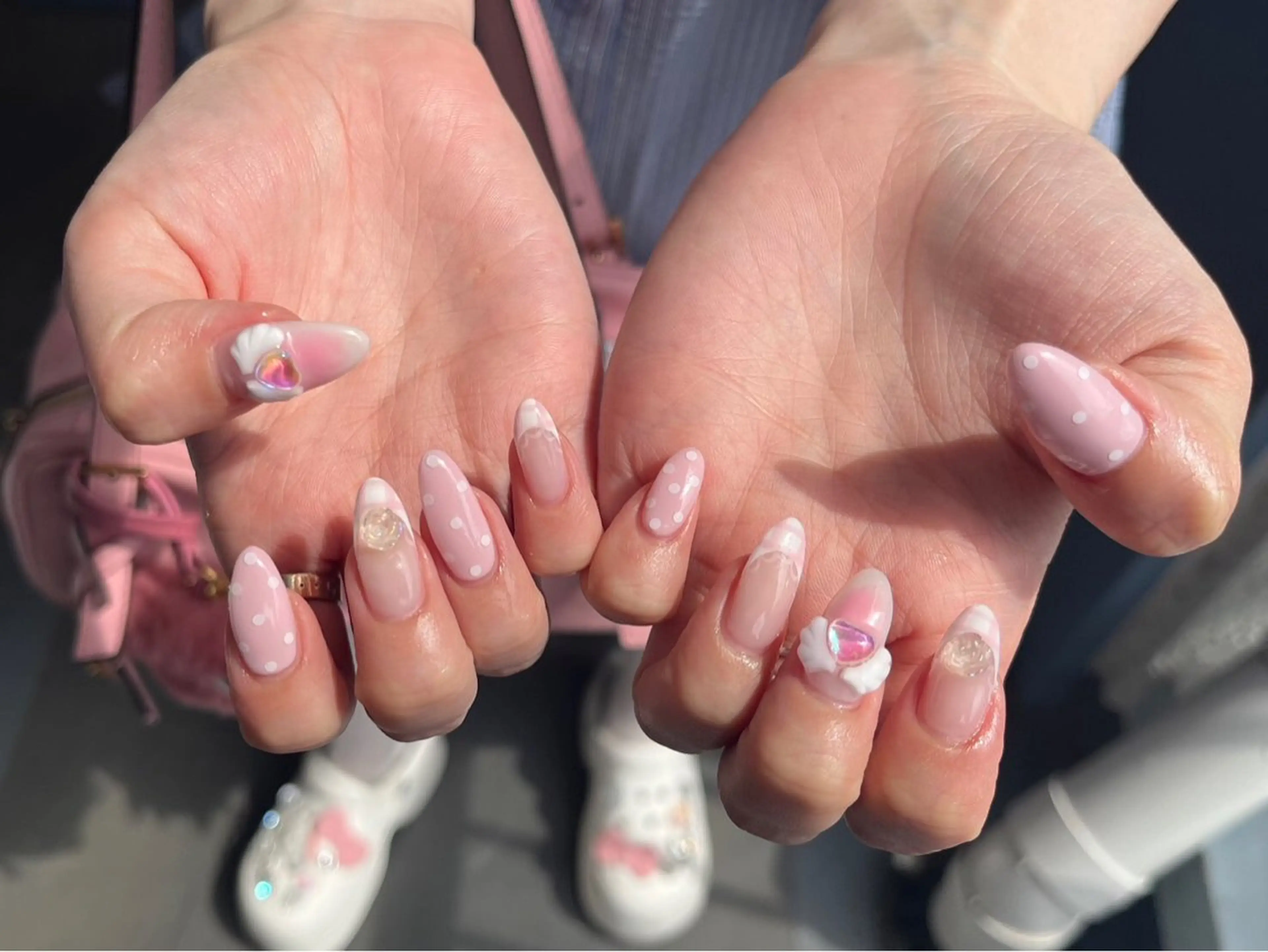 ネイル オーロラネイル ドット フットネイル フレンチネイル ジェルネイル ハンドネイル kiki nail &brow二子玉川の眉毛・アイブロウイメージ