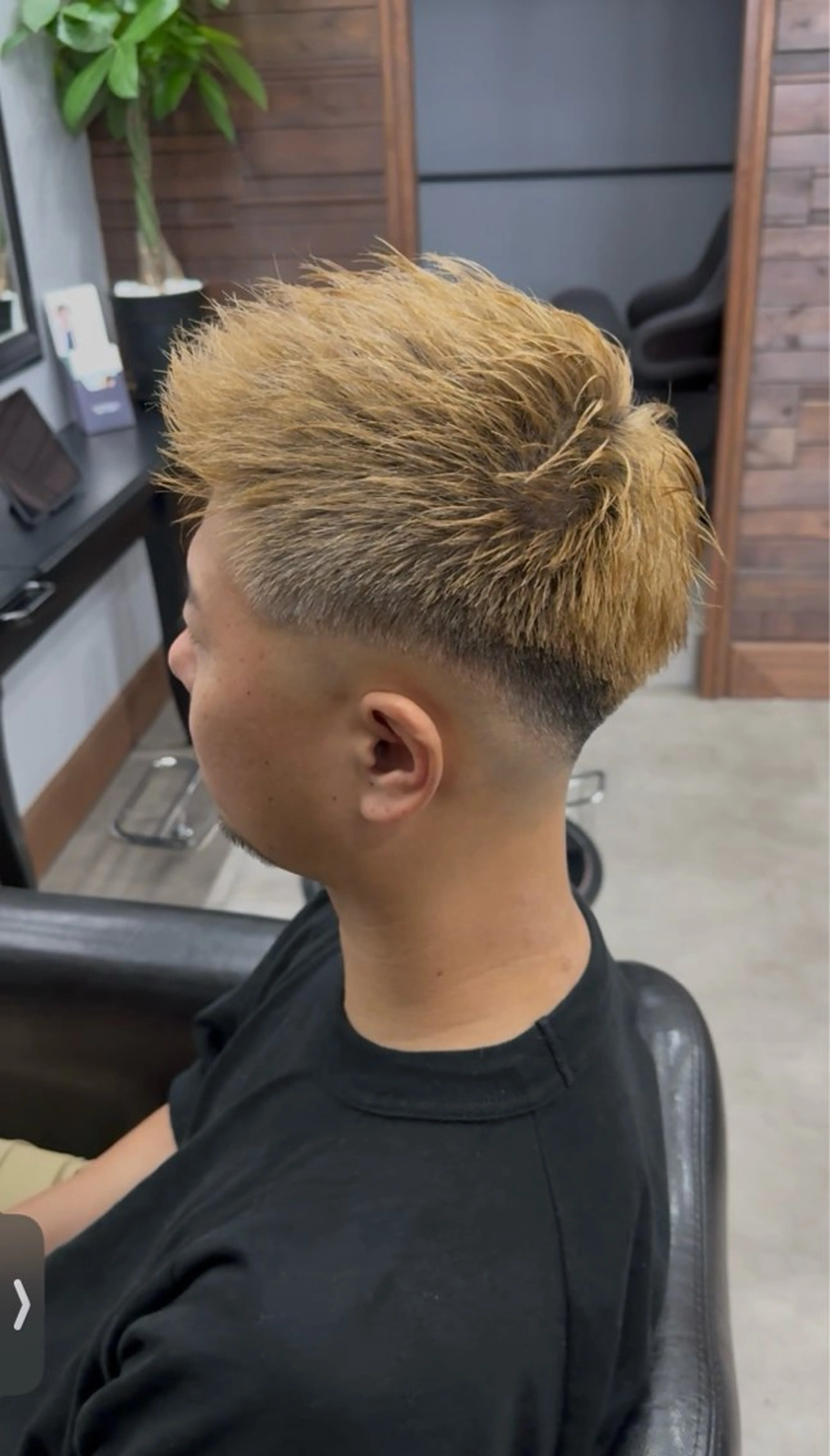 ショート カット ヘアカラー 藤中 隆悟のヘアスタイル