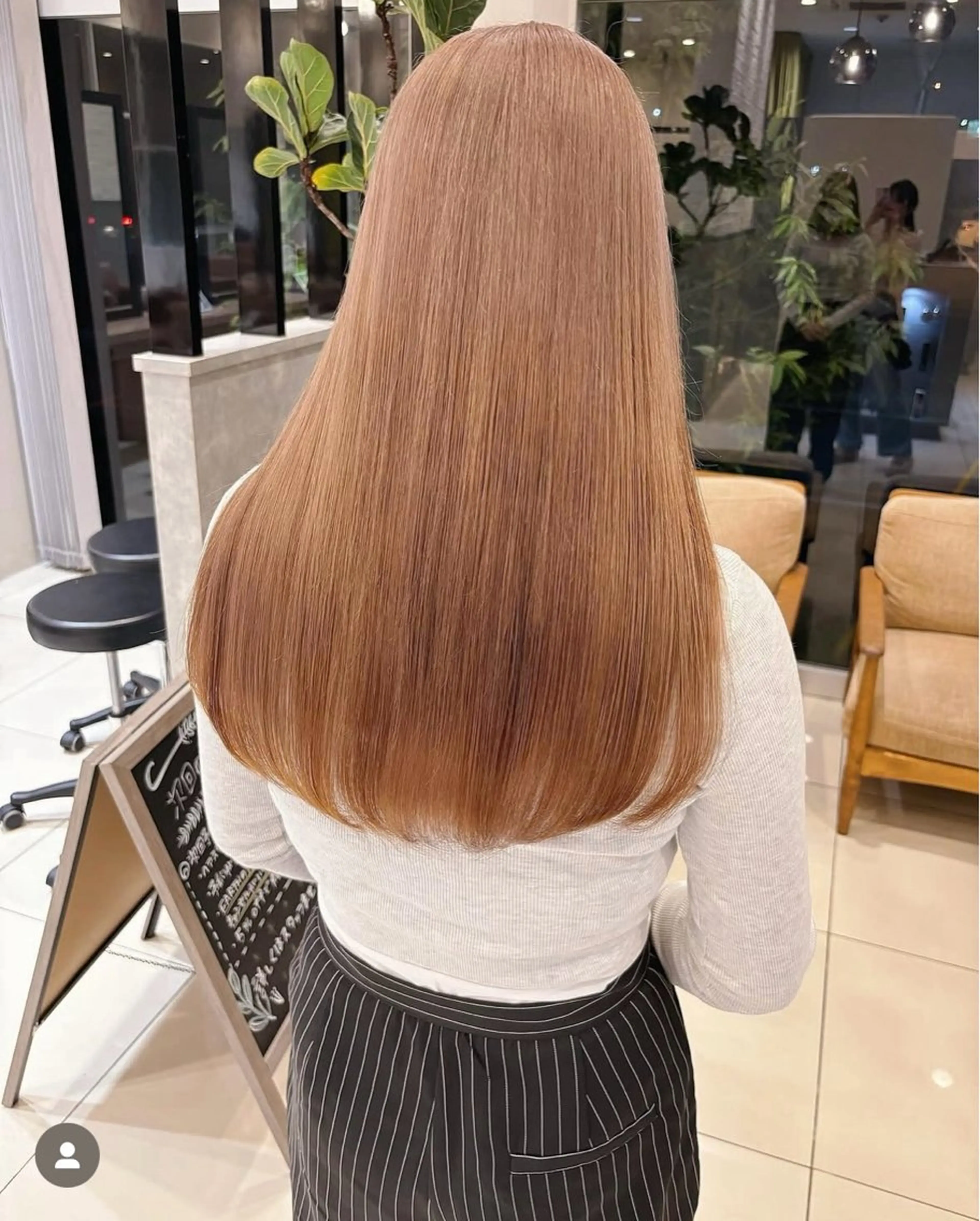 ロング カラー 三ツ木 真由のヘアスタイル