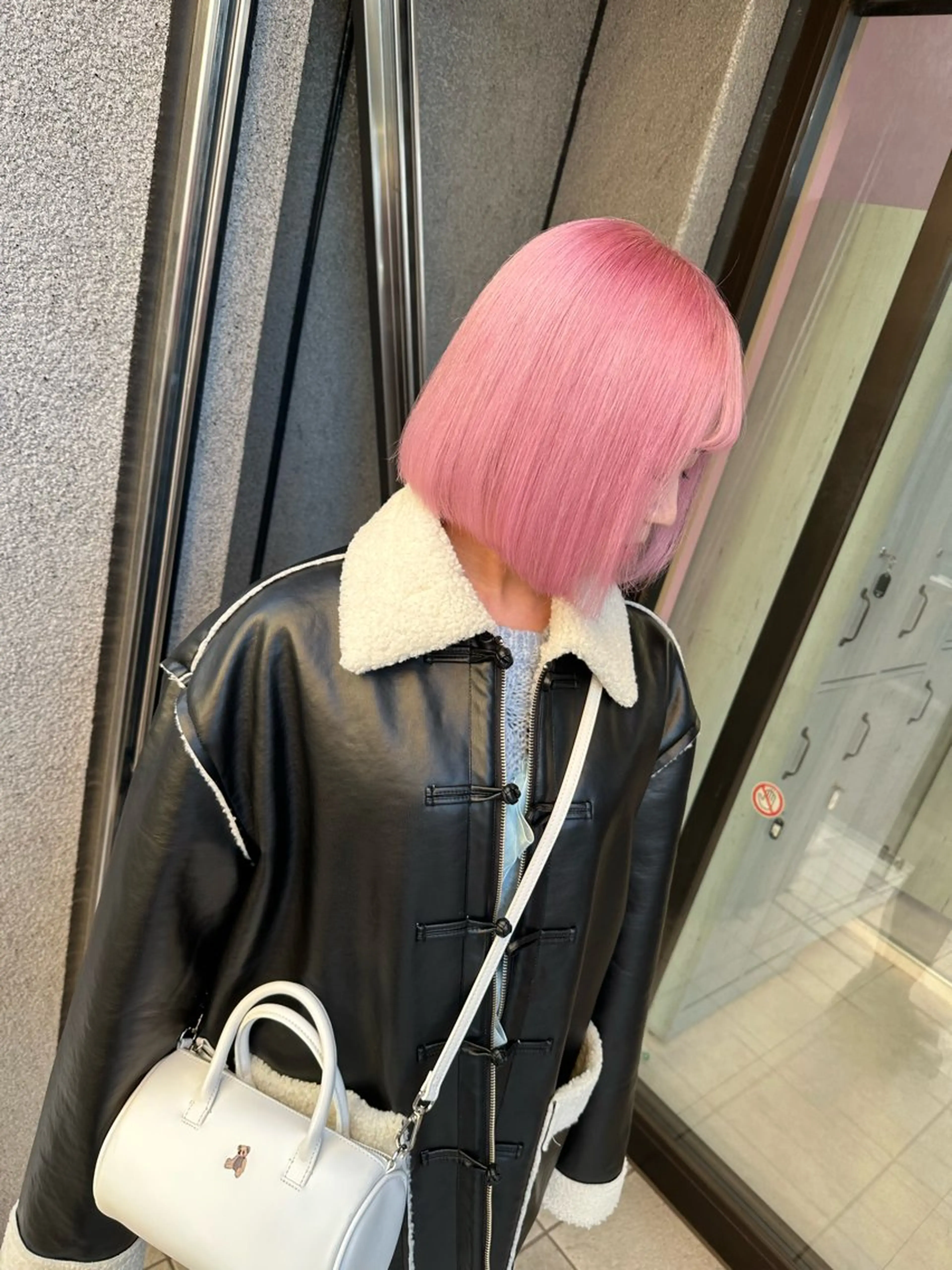 ショート カラー ブリーチ✖️レイヤー MANATO🎨🌈のヘアスタイル