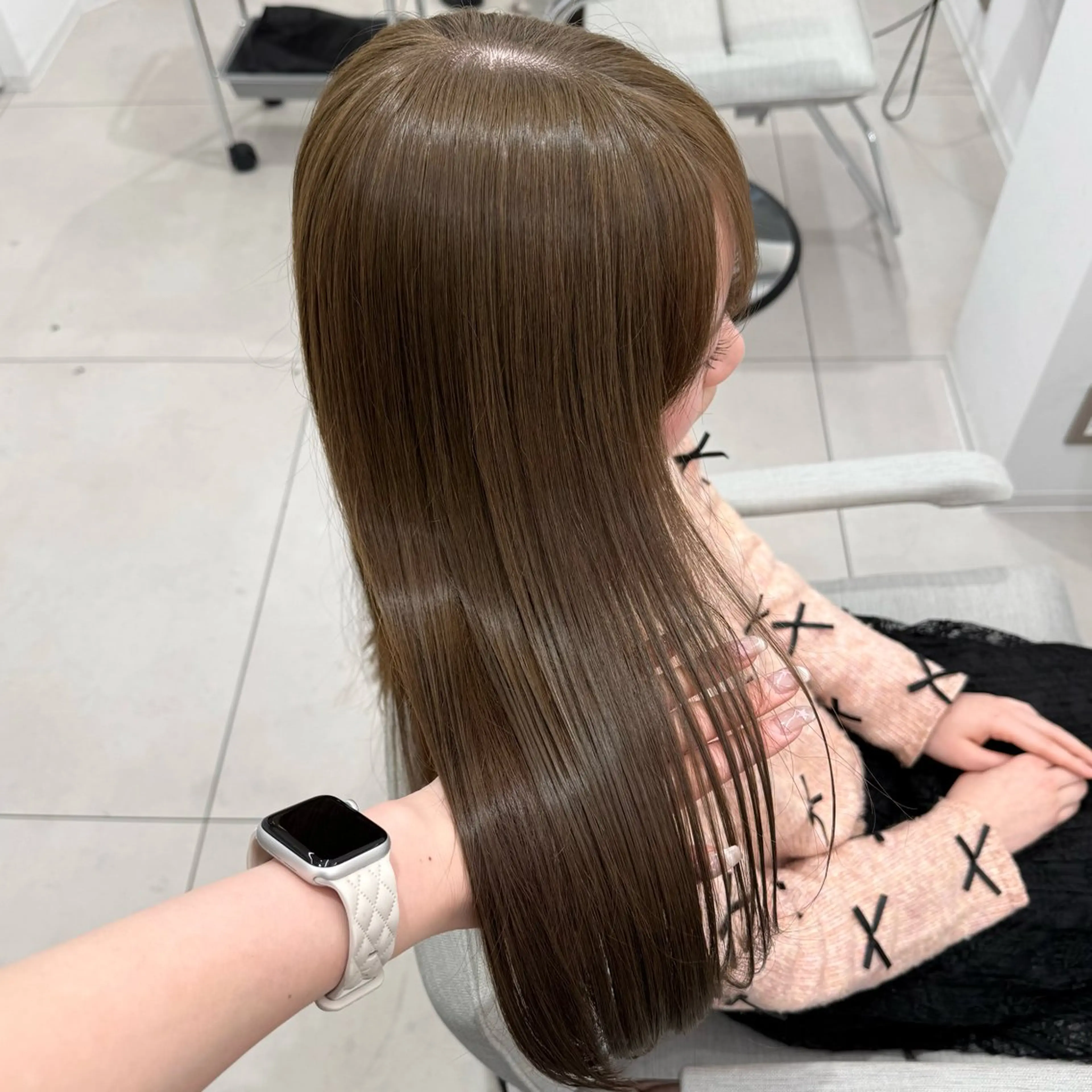 ロング カラー ベージュカラー ブリーチ ダブルカラー ブリーチなしカラー オリーブベージュ カット ヘアカラー トリートメント 澤 佑華 🎀 透明感カラーのヘアスタイル