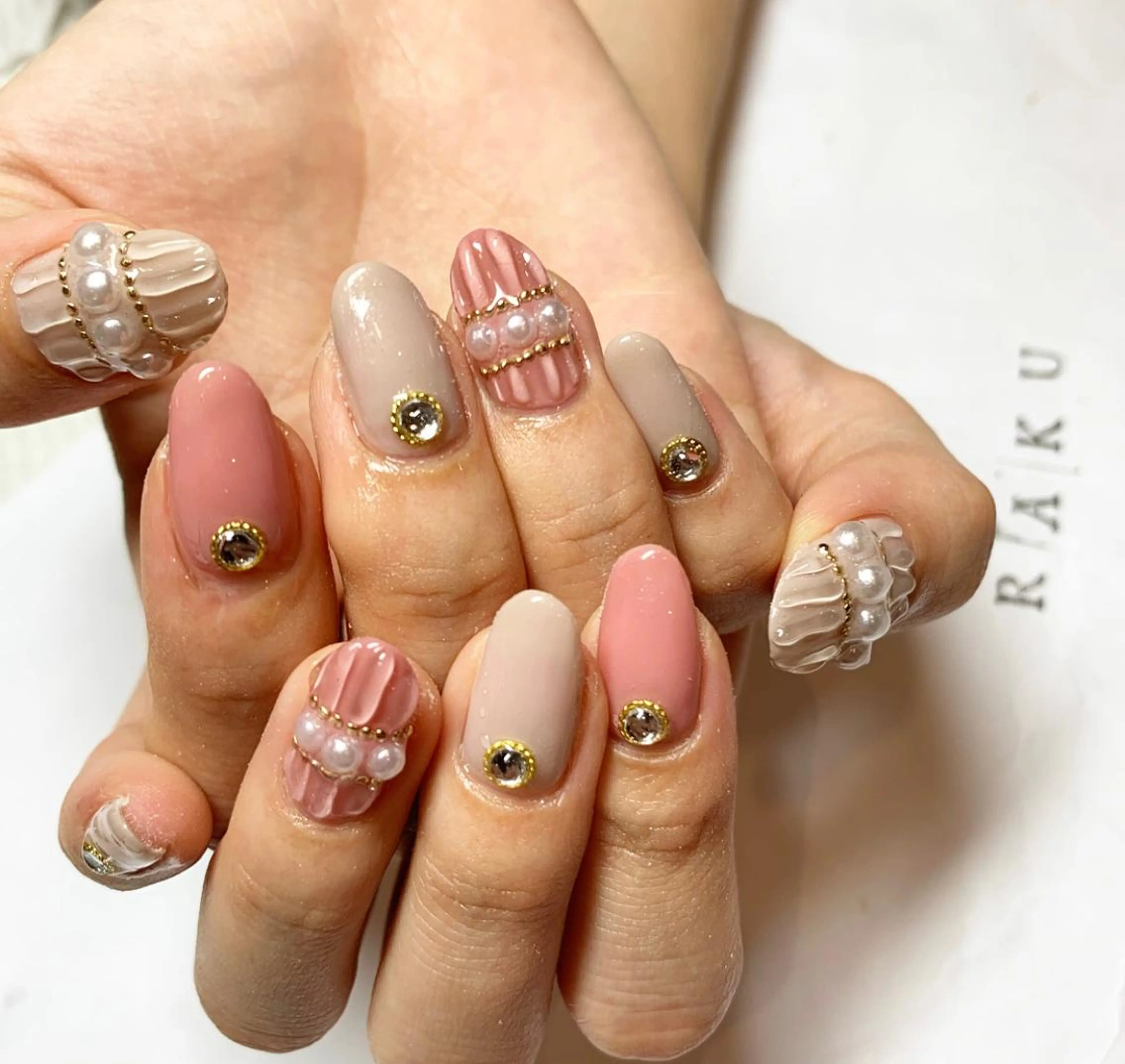 ネイル 駒月 明日香の眉毛・アイブロウイメージ