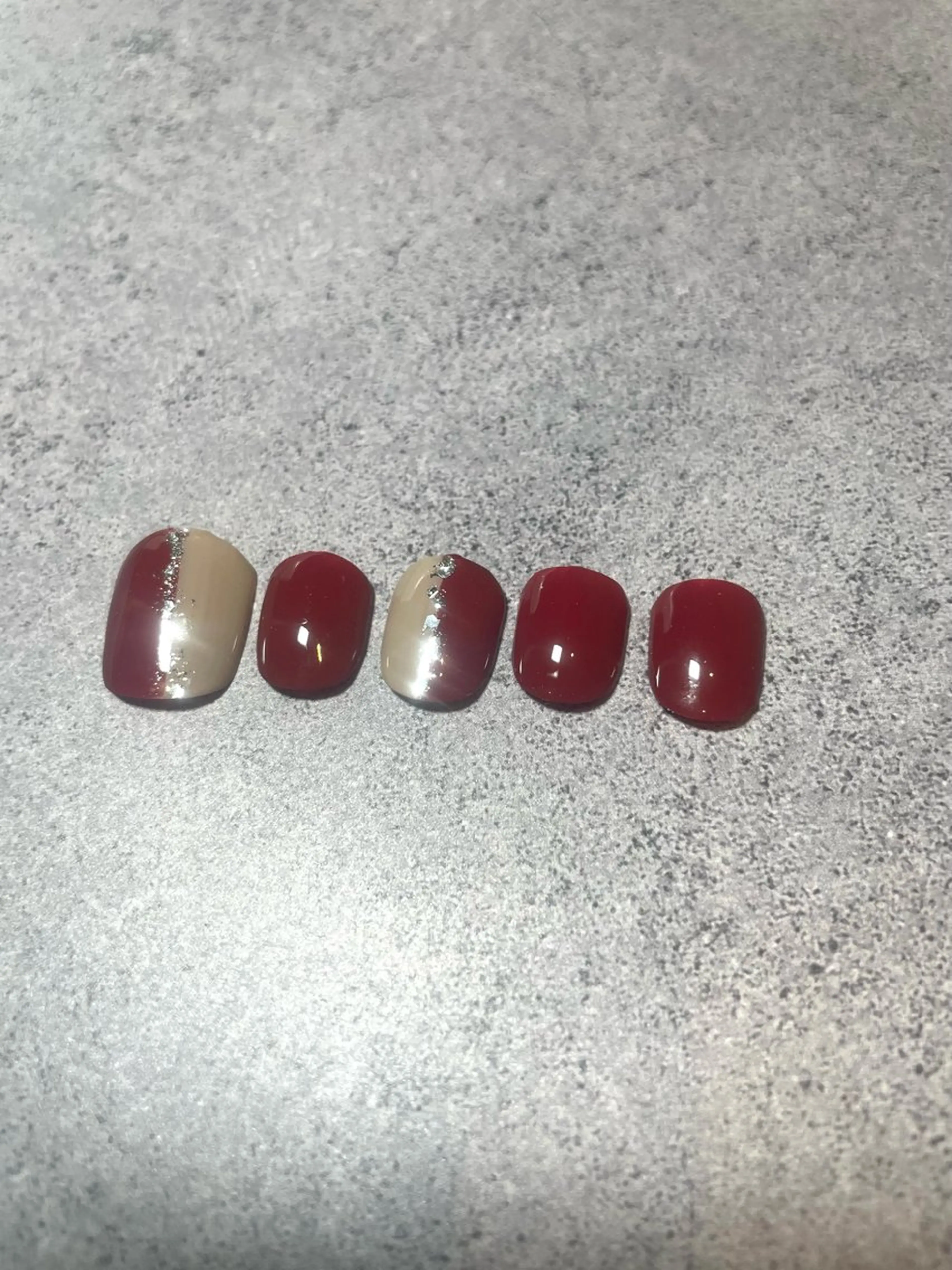 ボルドー&グレージュ🩶ラメ🌟の写真