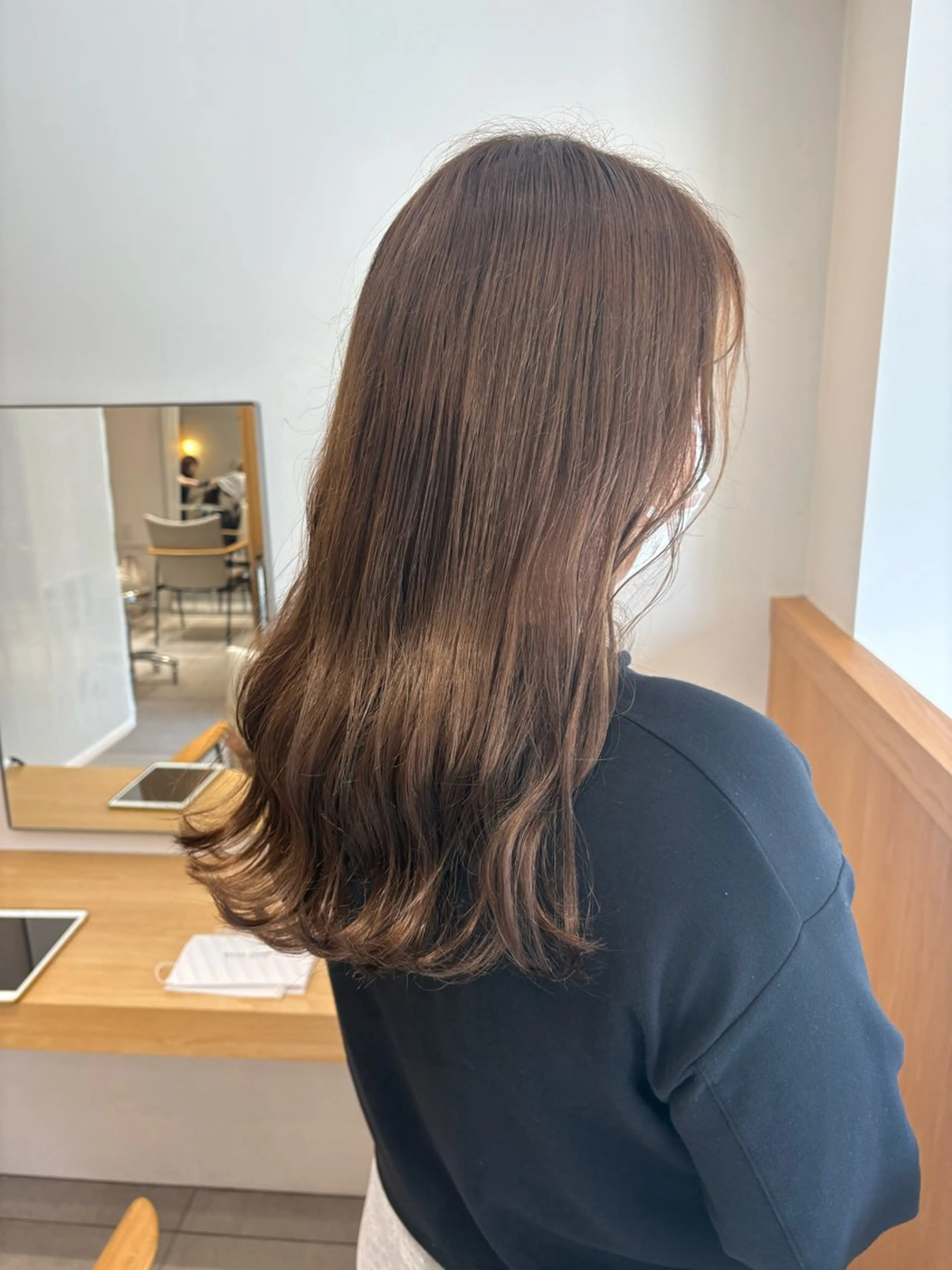 セミロング カット ヘアカラー three.大手前店所属・three. 牧薗 里央のヘアスタイル