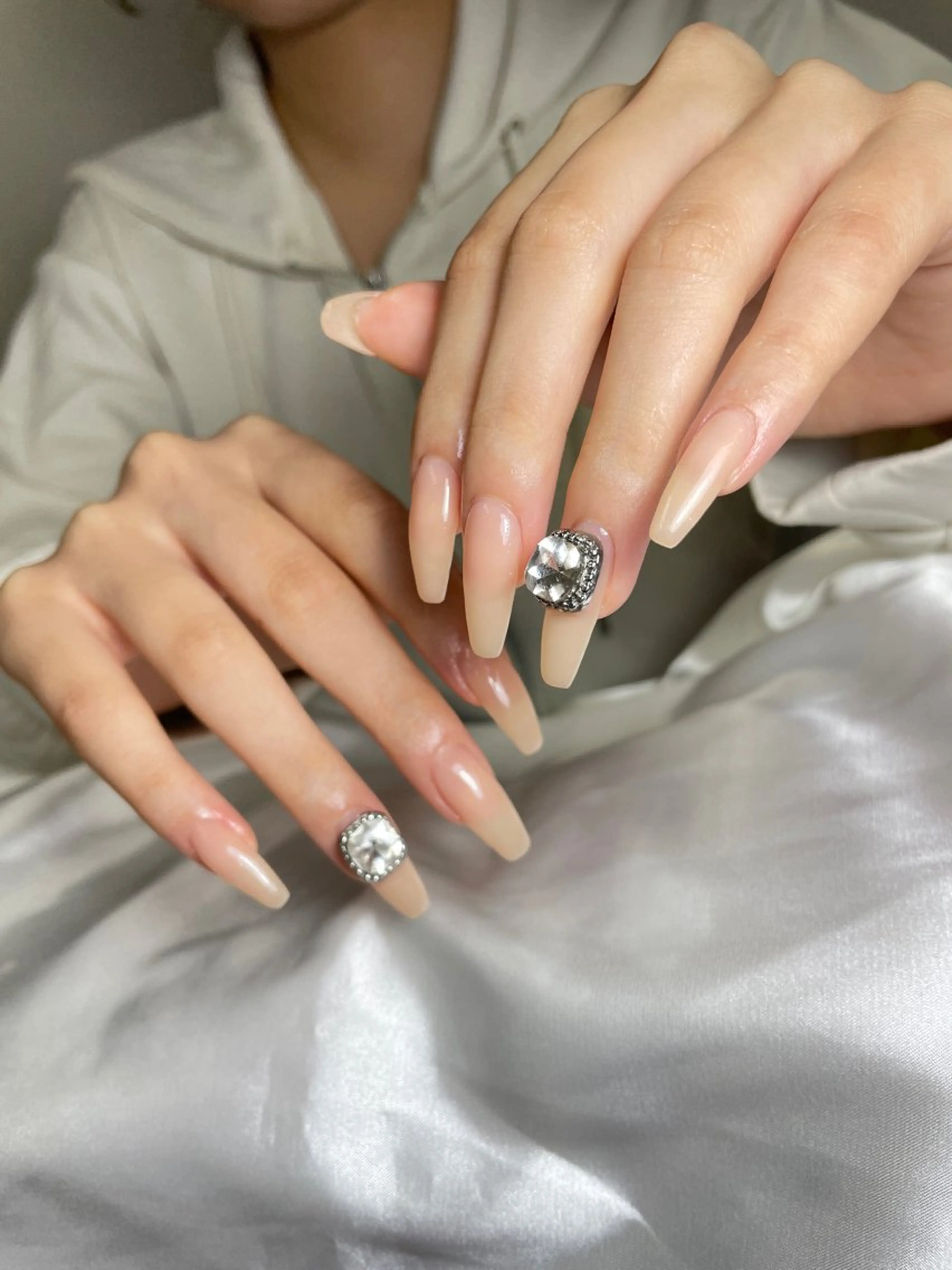 ネイル ブラウン チークネイル 桜ネイル 長さ出し フットネイル ハンドネイル XIINH NAIL SALONのネイルデザイン