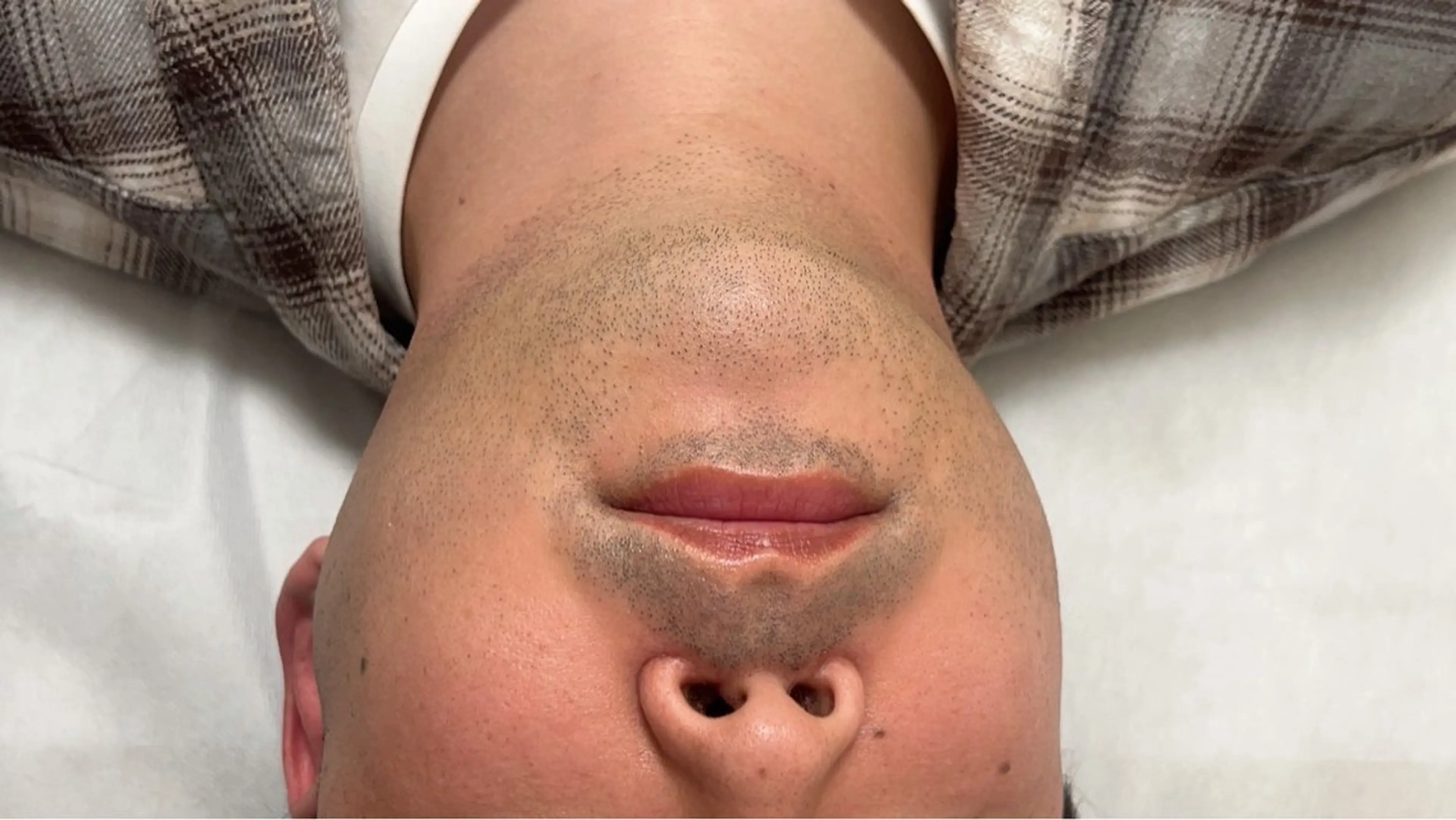 メンズ BINANDO 増田の眉毛・アイブロウイメージ