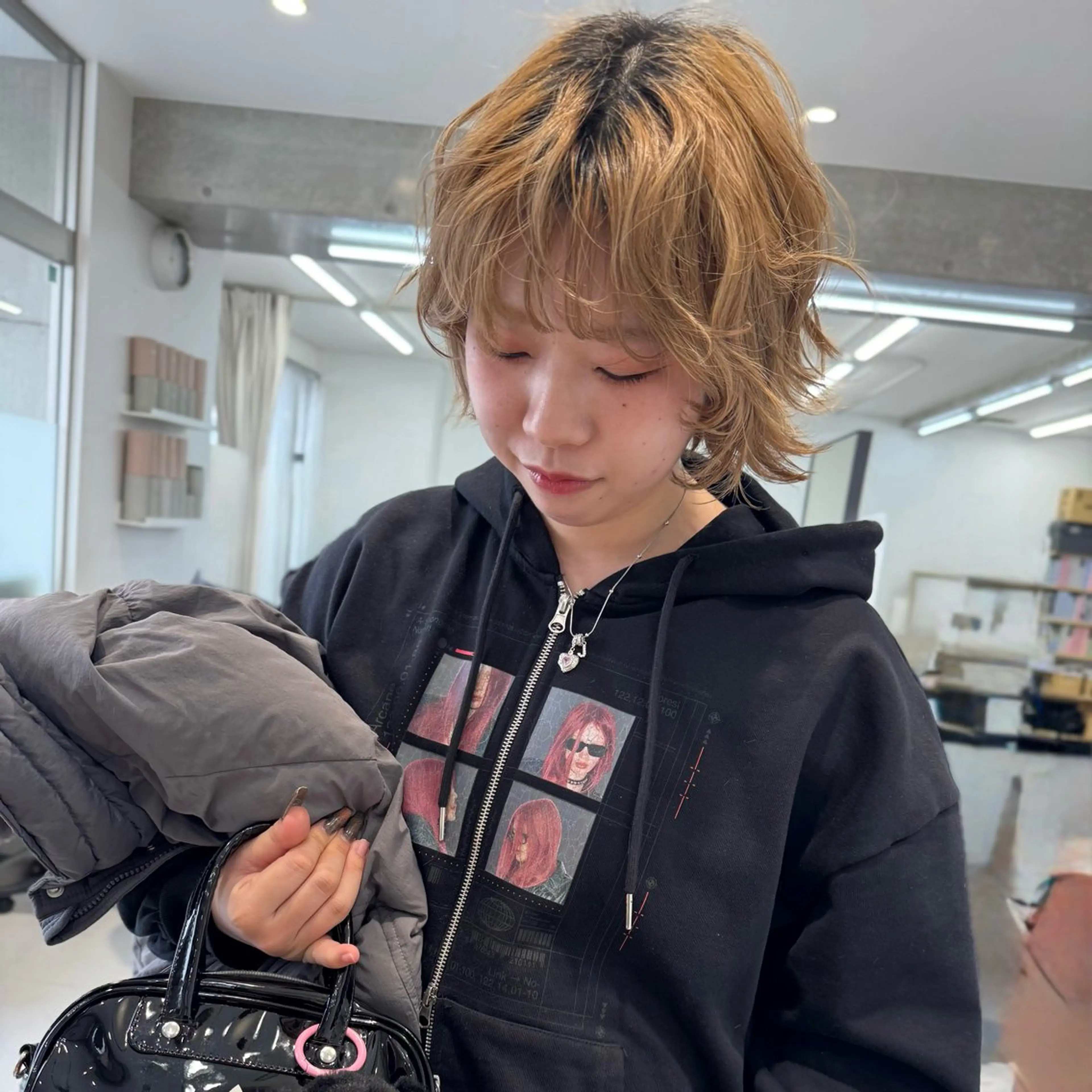 ショート ボブレイヤー ボブ レイヤーカット カット 会田有紀 /切りっぱなしボブのヘアスタイル