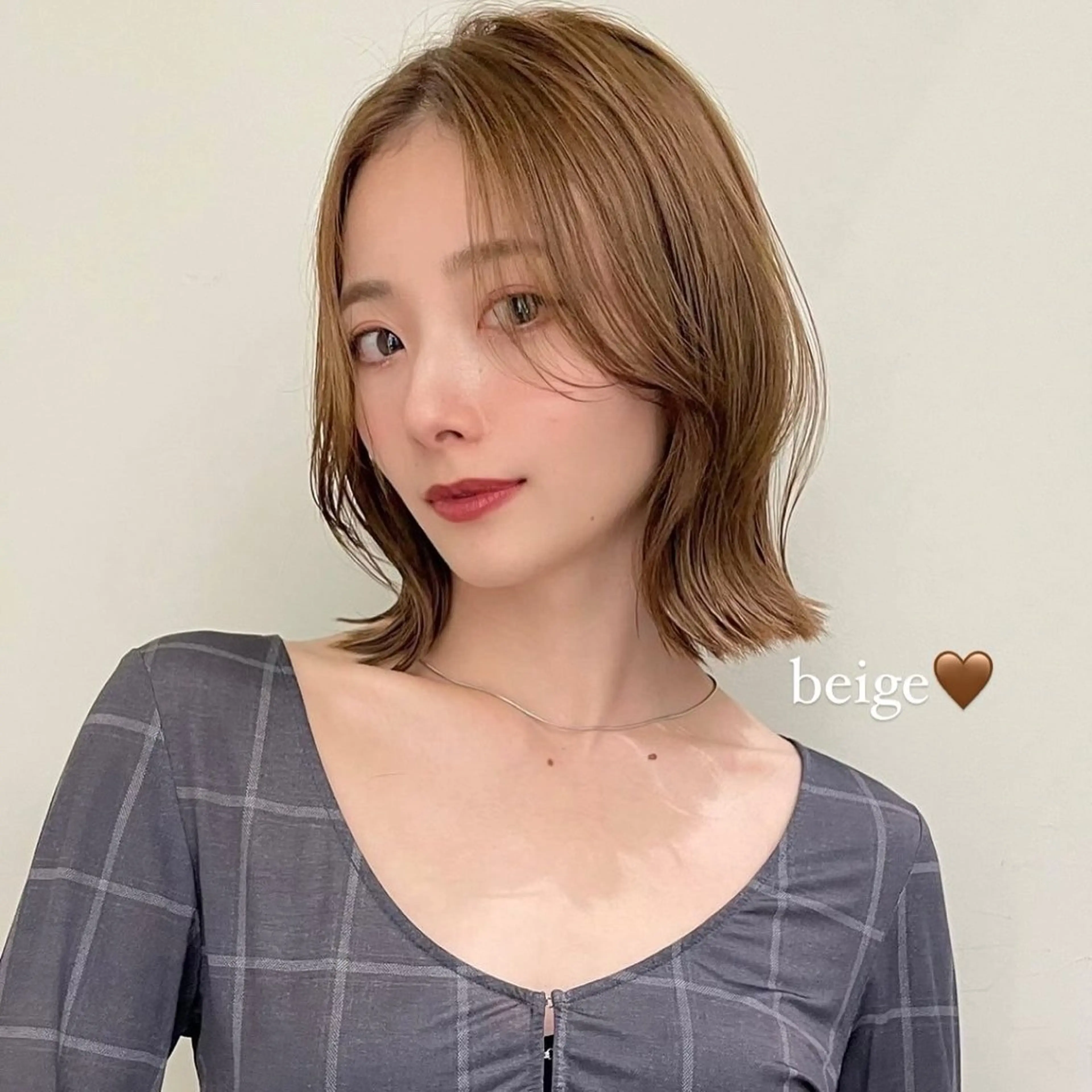 ショート カラー ベージュカラー ブリーチ 透明感カラー ブリーチなしカラー ボブ ボブ/レイヤーカット /表参道 yunaのヘアスタイル