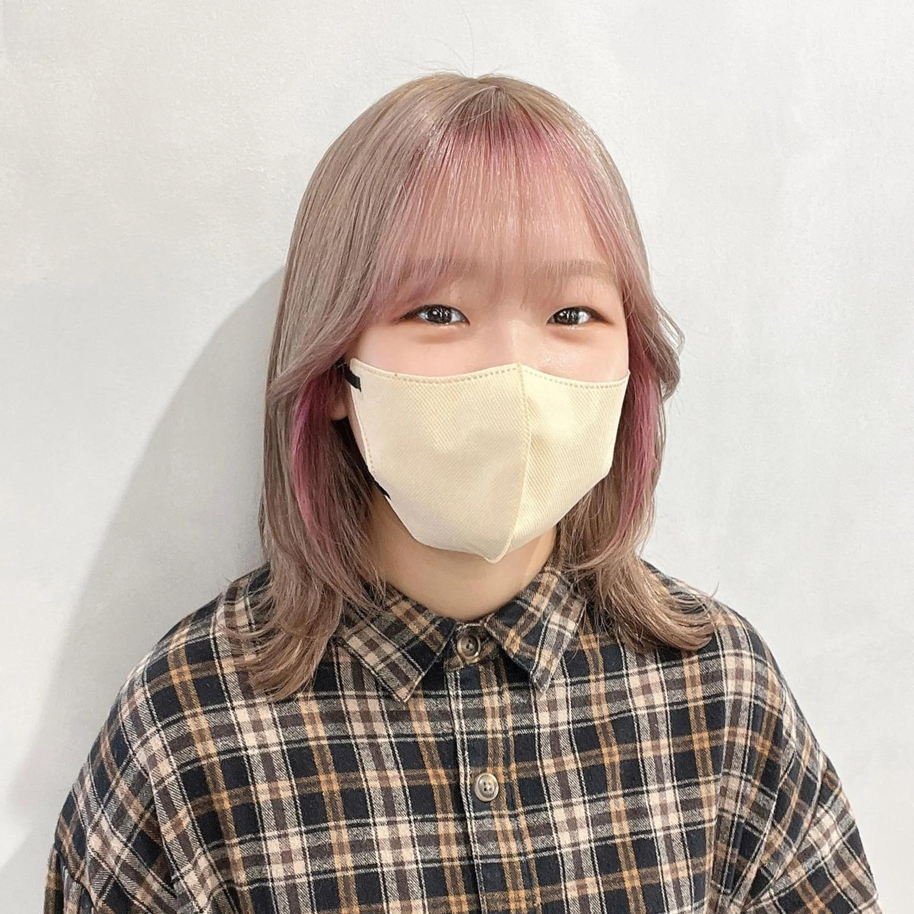 ミディアム カラー ミストバング  フェイスフレーミング 🩵ブリーチカラー 🐈MIORI🩵のヘアスタイル