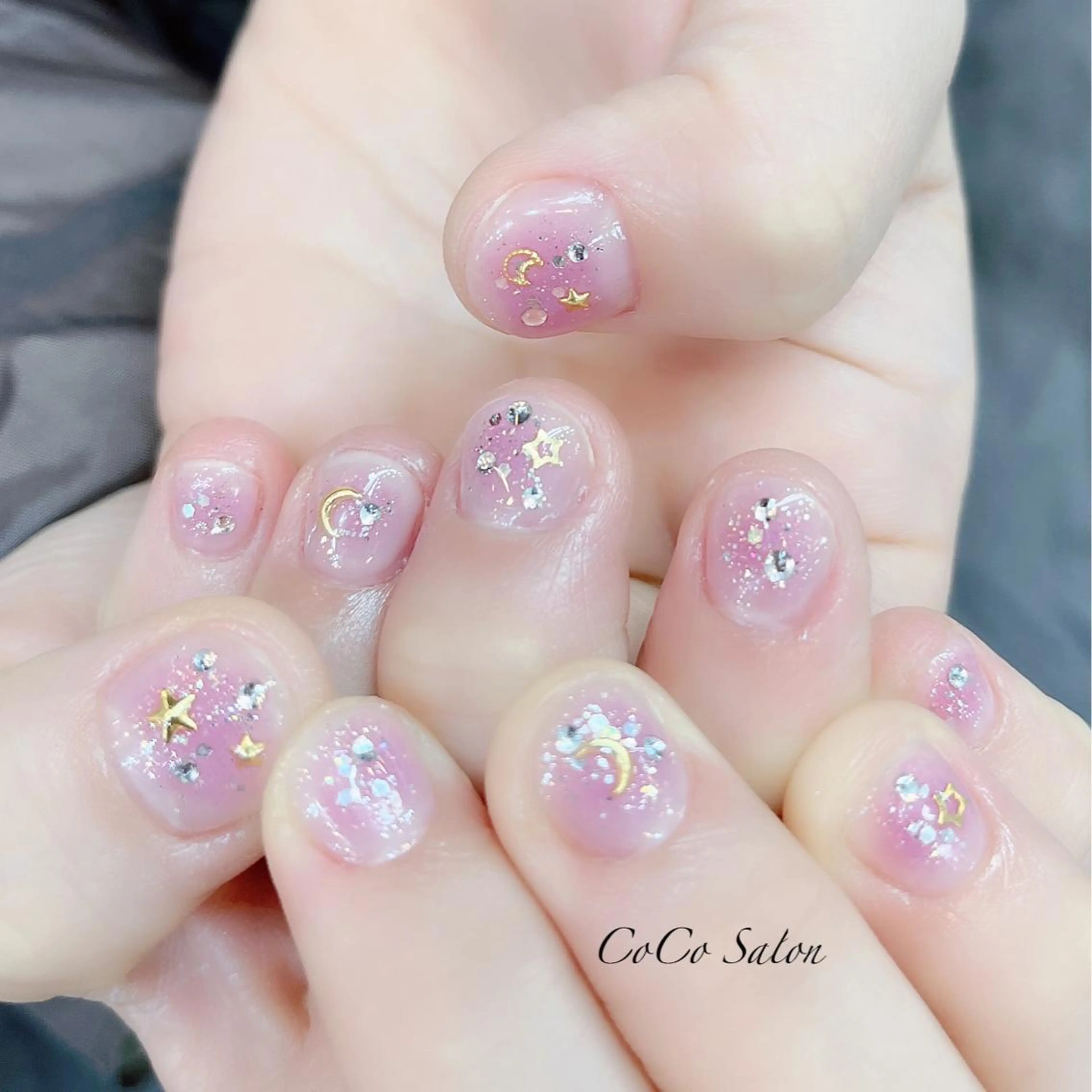 ネイル チークネイル 長さ出し ジェルネイル グラデーション ホログラムネイル ハンドネイル CoCoSalon ネイル/まつ毛予約のネイルデザイン