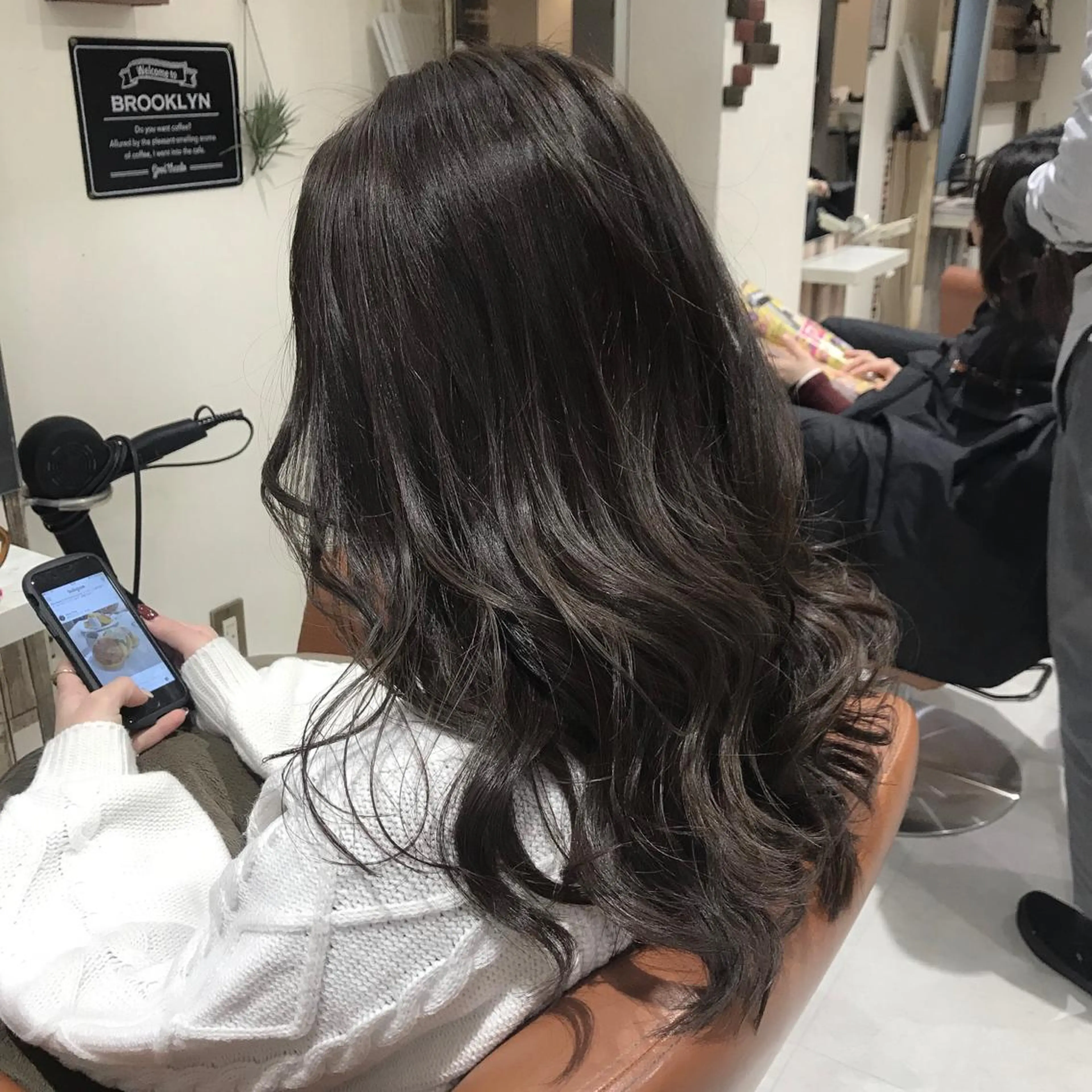 ロング カラー アディクシーカラー グレージュ 【透明感、艶髪】西村 有司のヘアスタイル