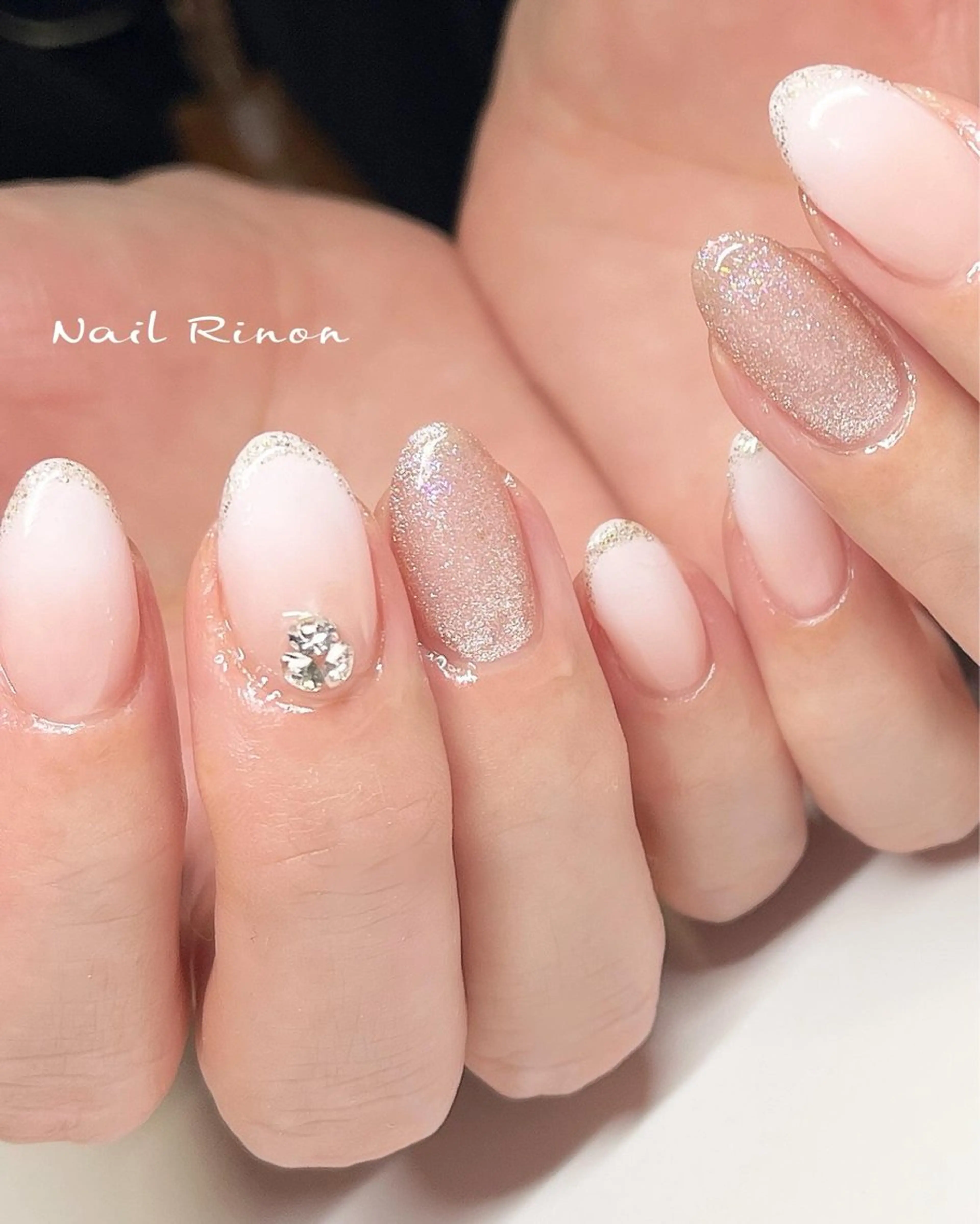 ネイル グラデーション ホワイト ハンドネイル Nail Rinonのネイルデザイン