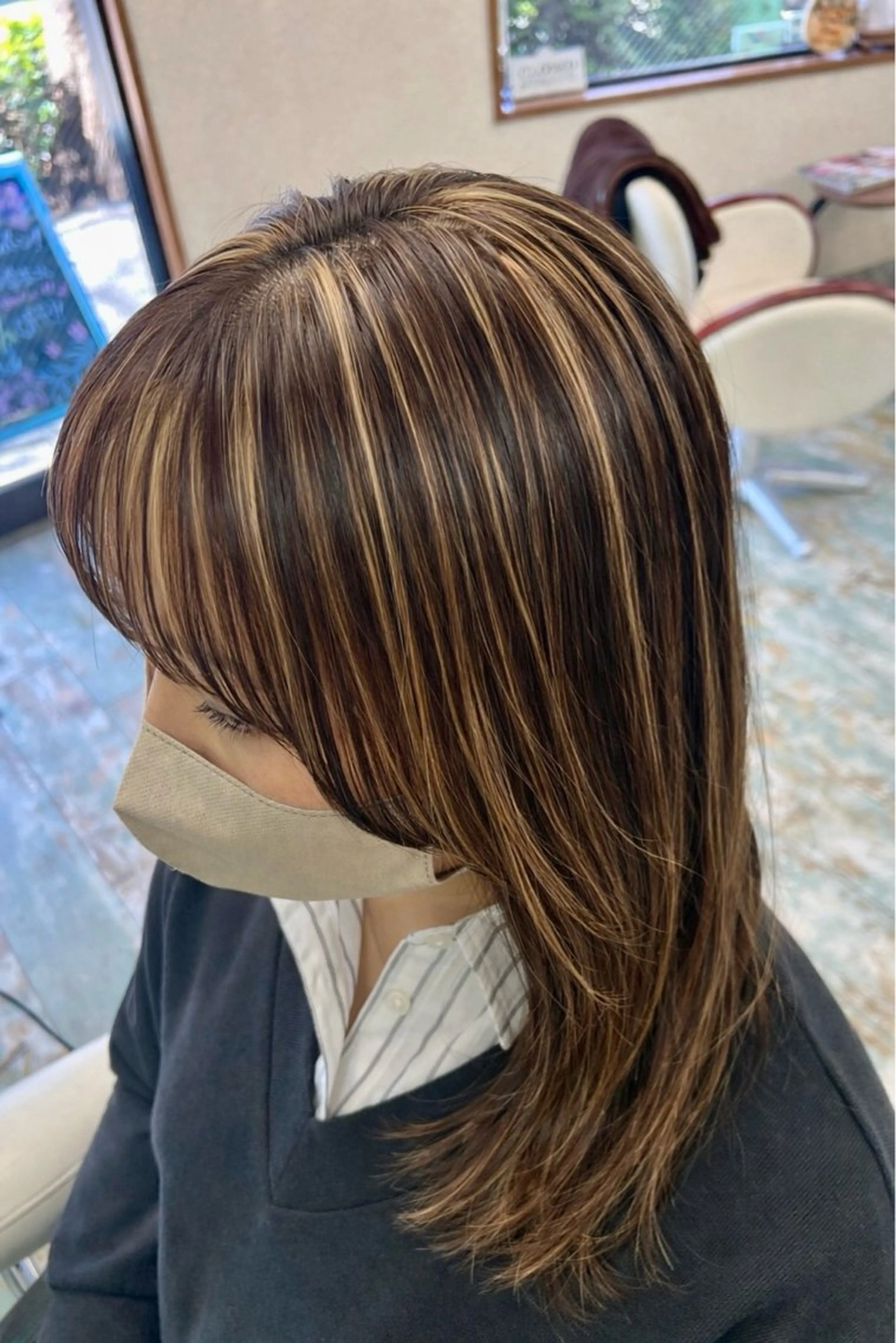 ミディアム カット ヘアカラー 田牧 みゆきのヘアスタイル