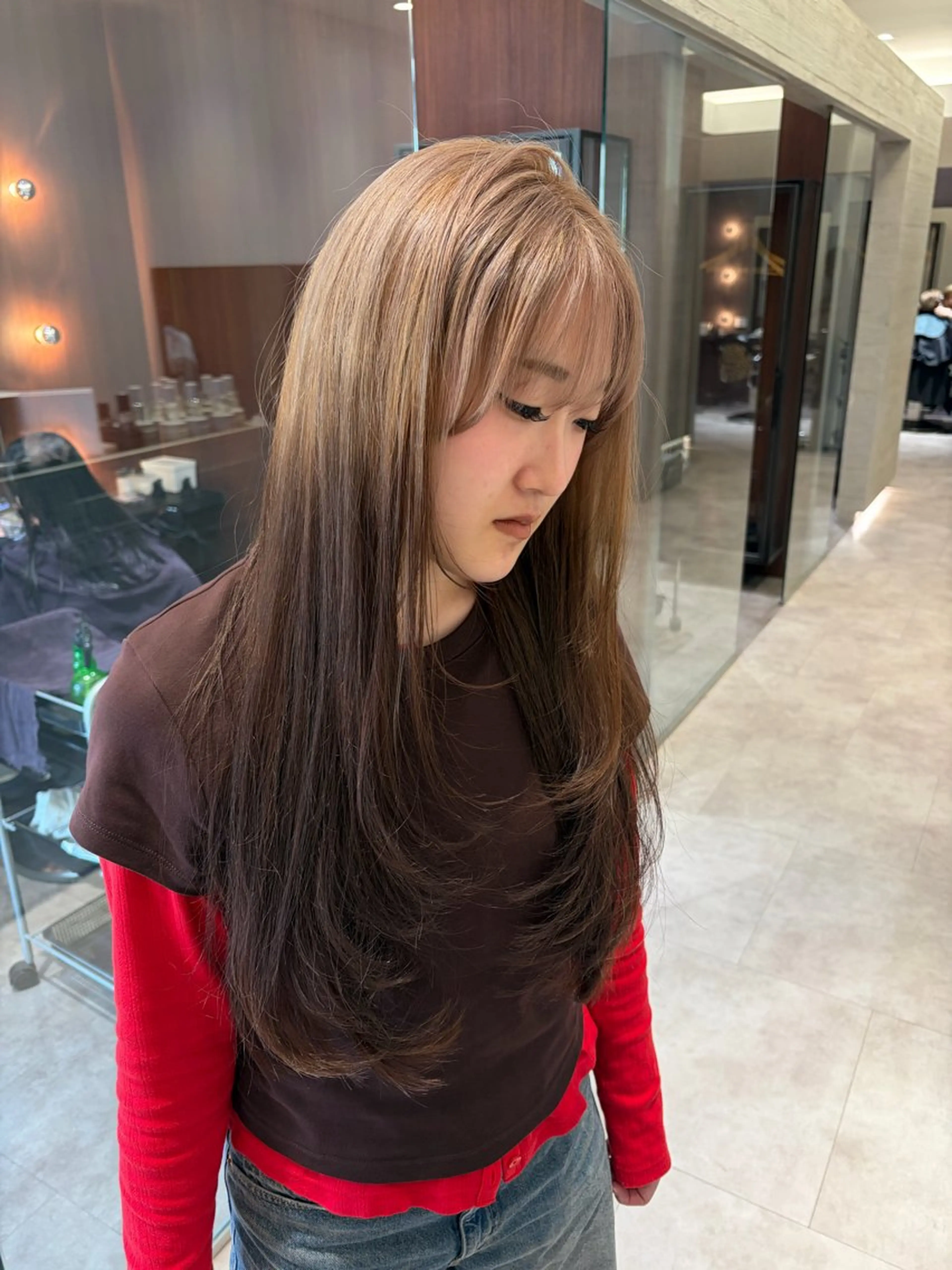 ロング カラー レイヤーカット カット ヘアカラー サキ🤍ハイトーン 🩰くびれ巻きヘアのヘアスタイル