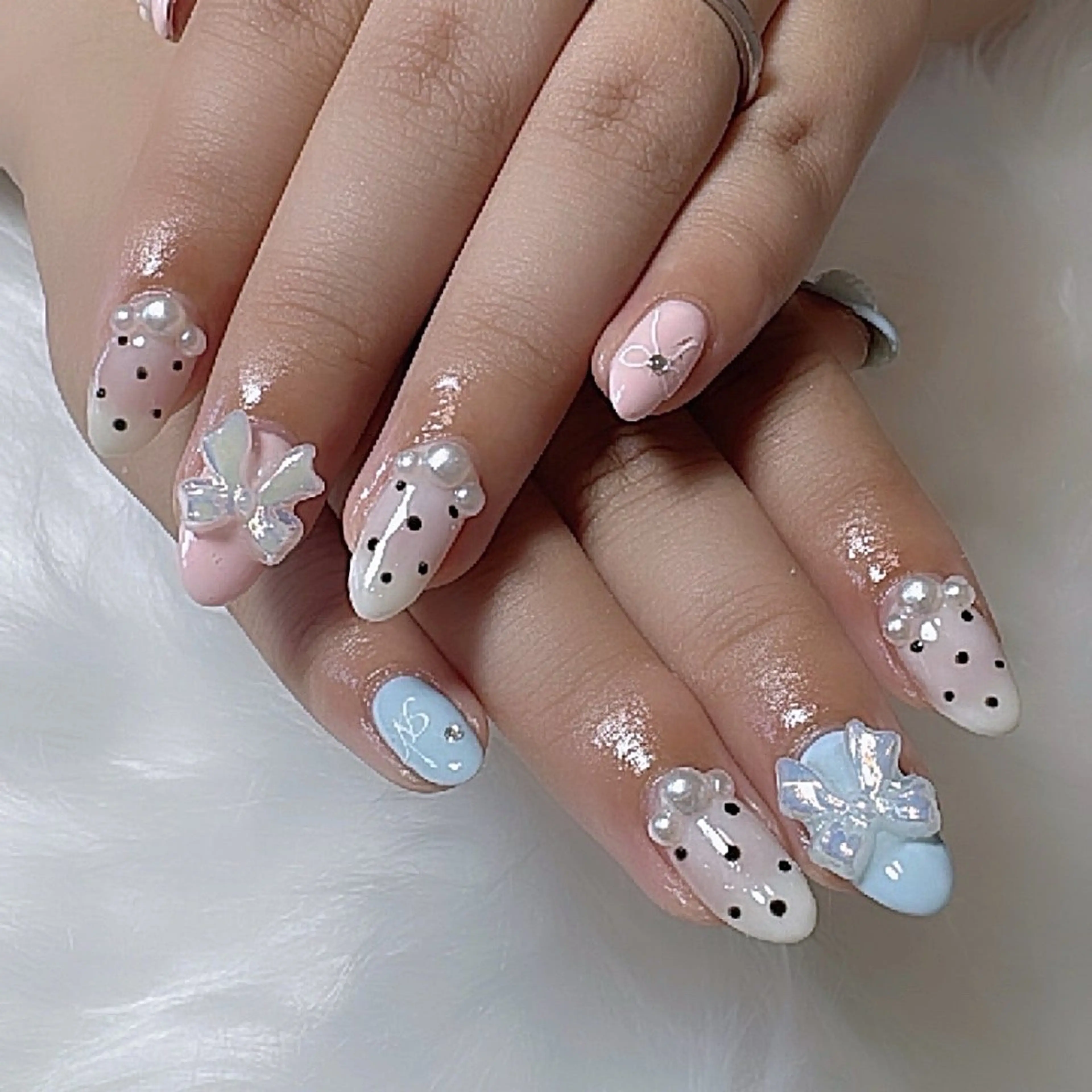 ネイル シュシュ 🎀 girly nailのネイルデザイン