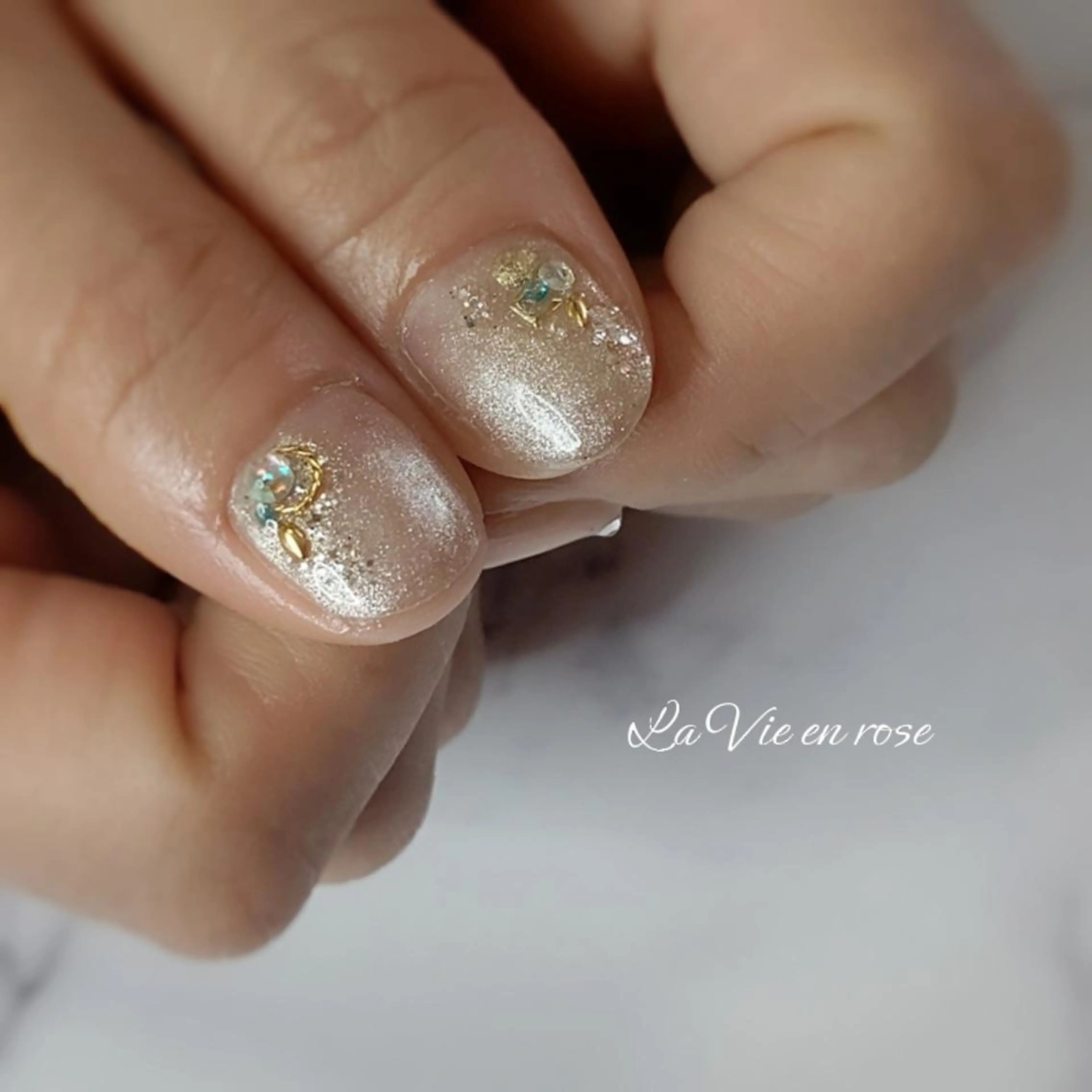 ネイル ラヴィアン ローズのネイルデザイン