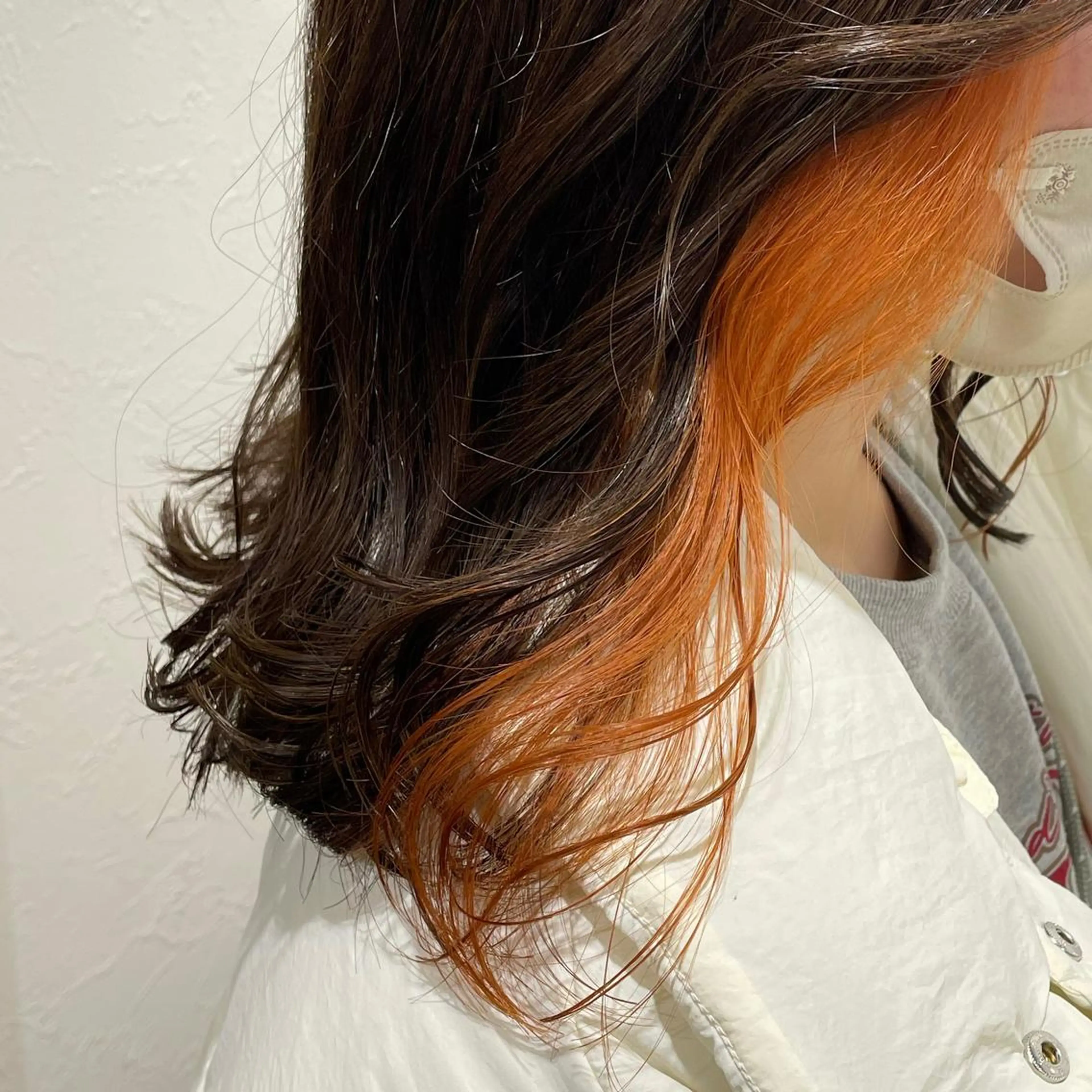 セミロング カラー shiho .のヘアスタイル