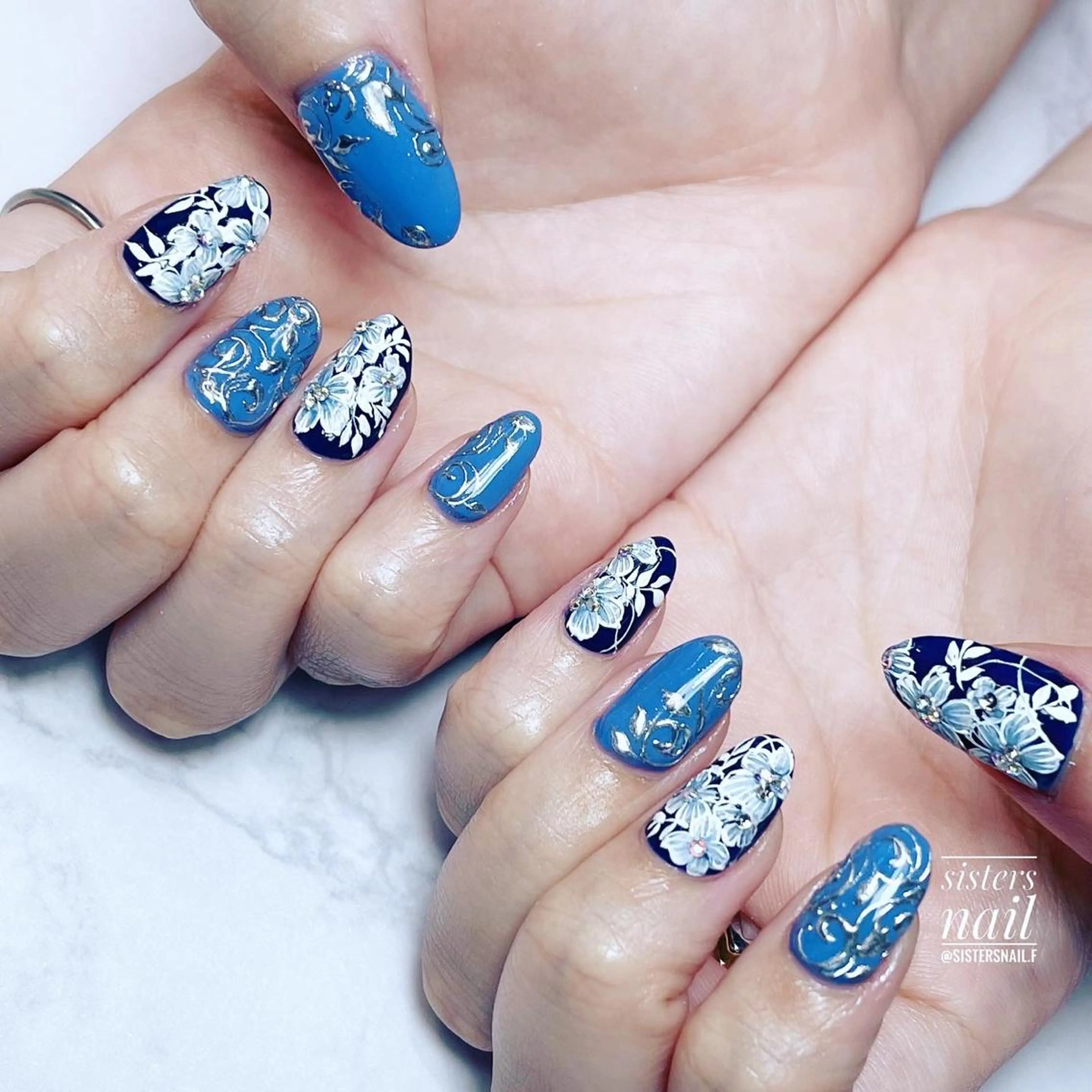 ネイル アートネイル ブルー フラワーネイル 夏ネイル sisters nail.fのネイルデザイン