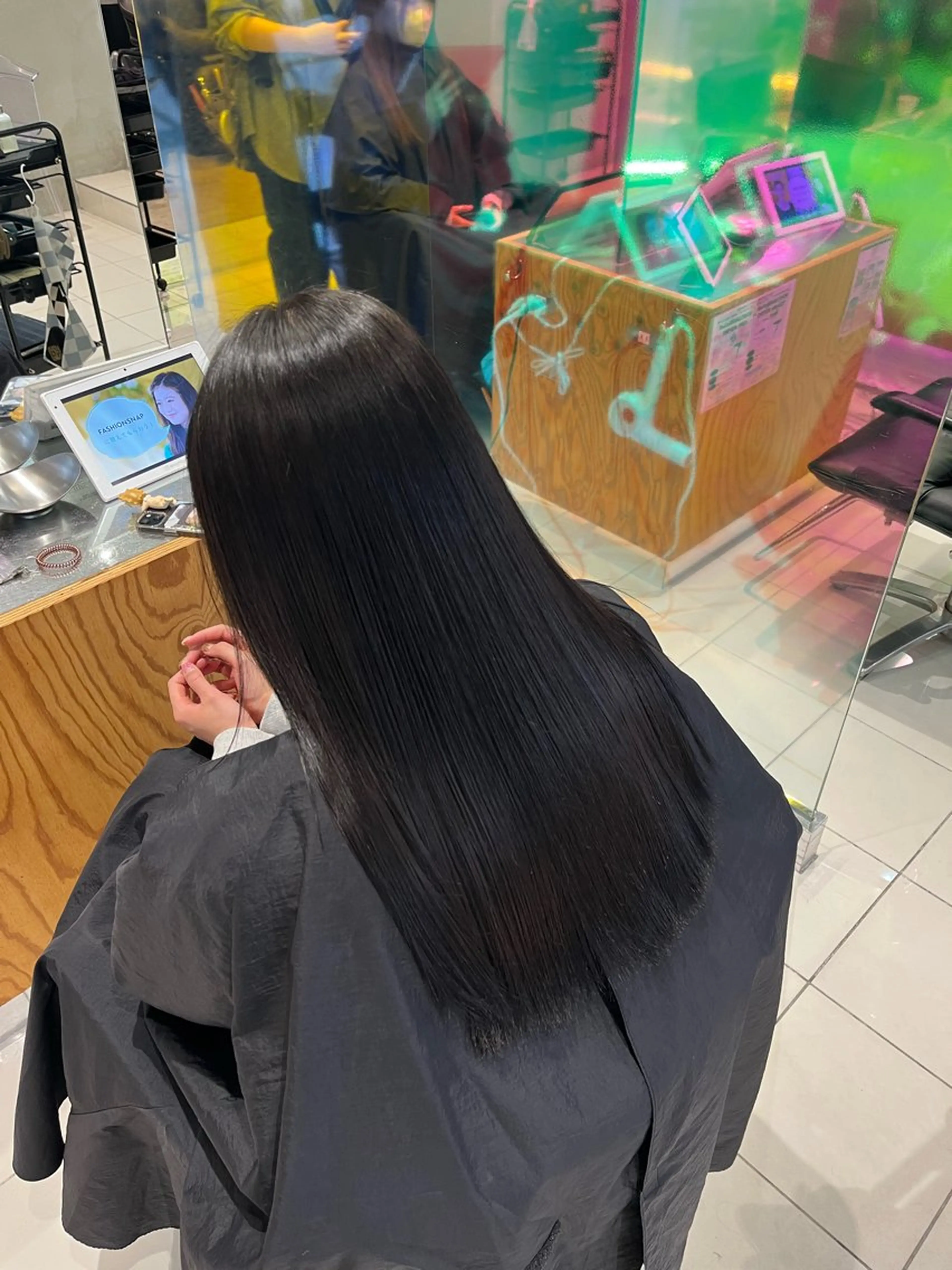 ロング カラー 黒髪 透明感カラー 似合わせカラー🪩 SAYA 👗のヘアスタイル