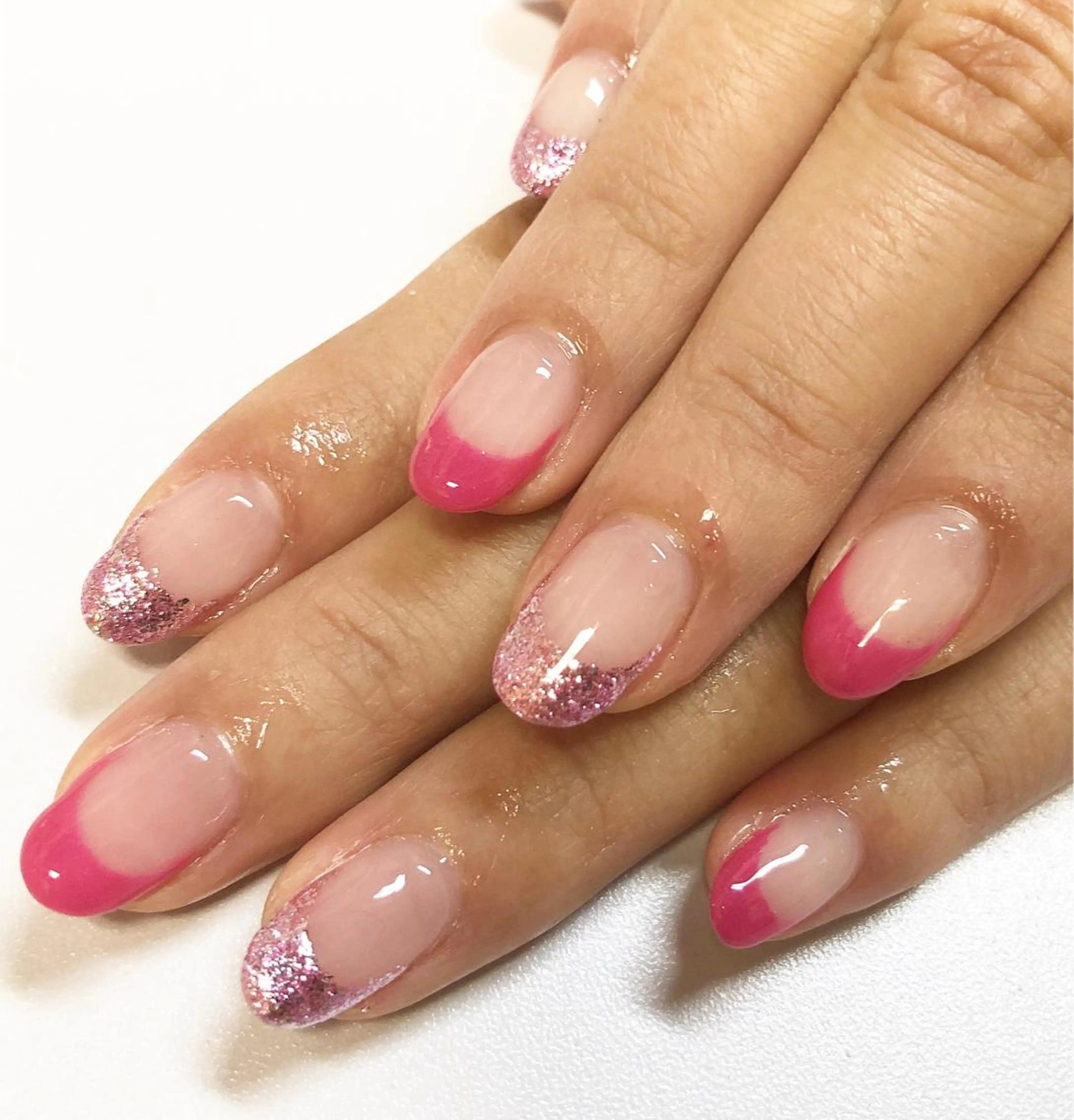 ネイル マツエク・マツパ フレンチネイル esNail&eye イーズネイル＆アイのネイルデザイン