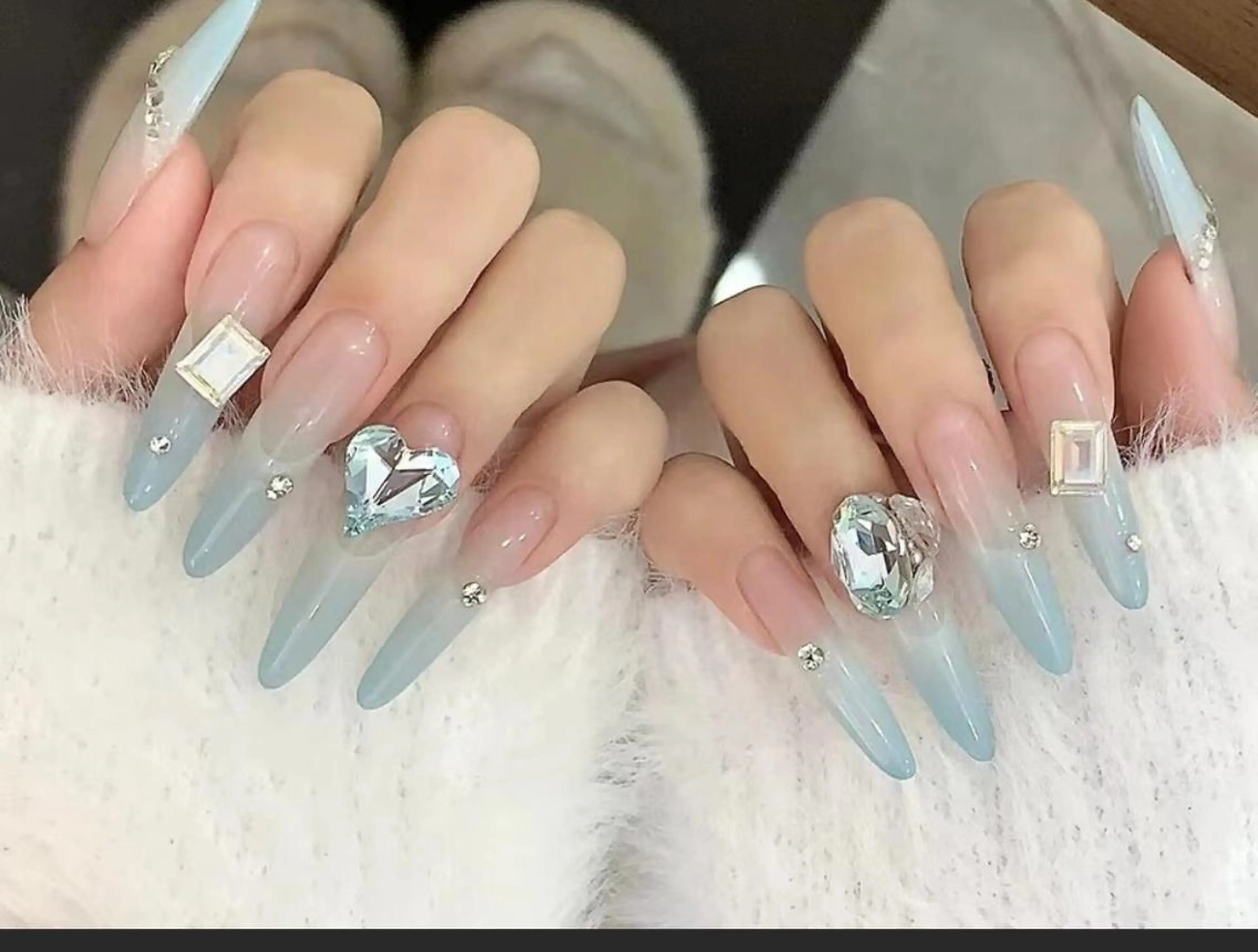 ネイル 🐳彩羽チップ 長さだし専門🐳のネイルデザイン