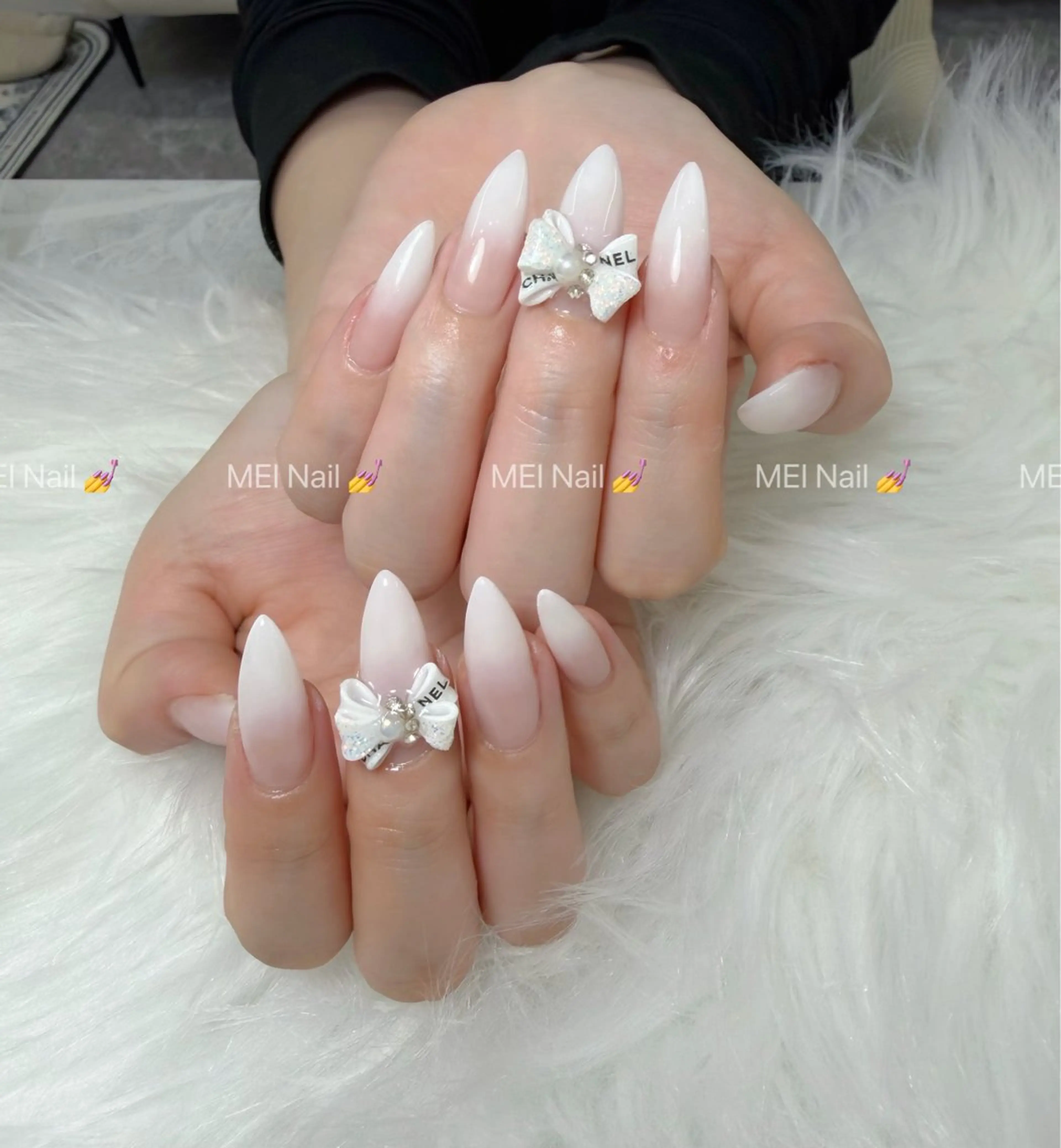ネイル フレンチネイル キラキラネイル 韓国ネイル シンプルネイル ワンホンネイル ハンドネイル MEI Nailのネイルデザイン
