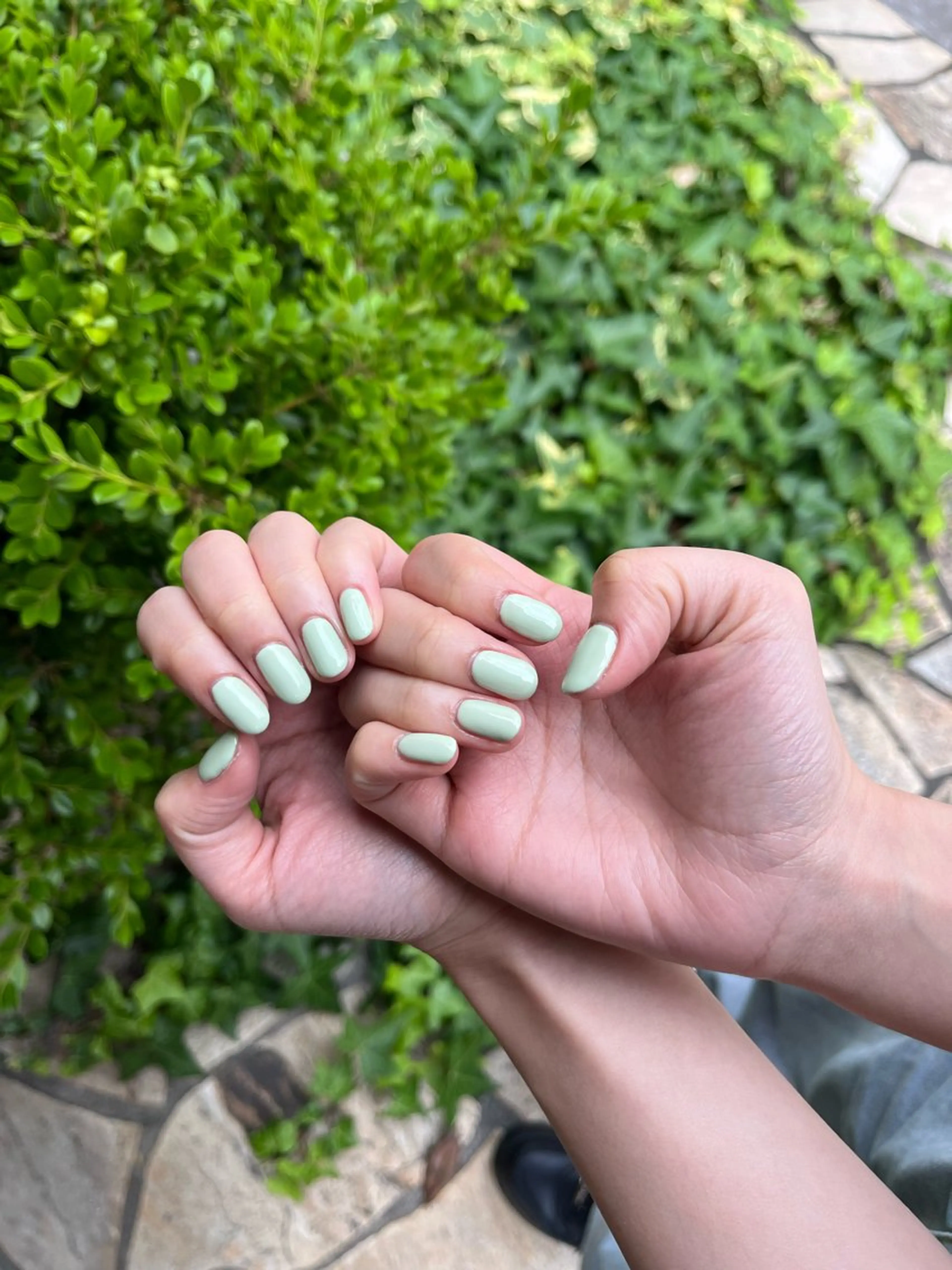 ネイル グリーン ワンカラーネイル 坂口 莉愛のネイルデザイン