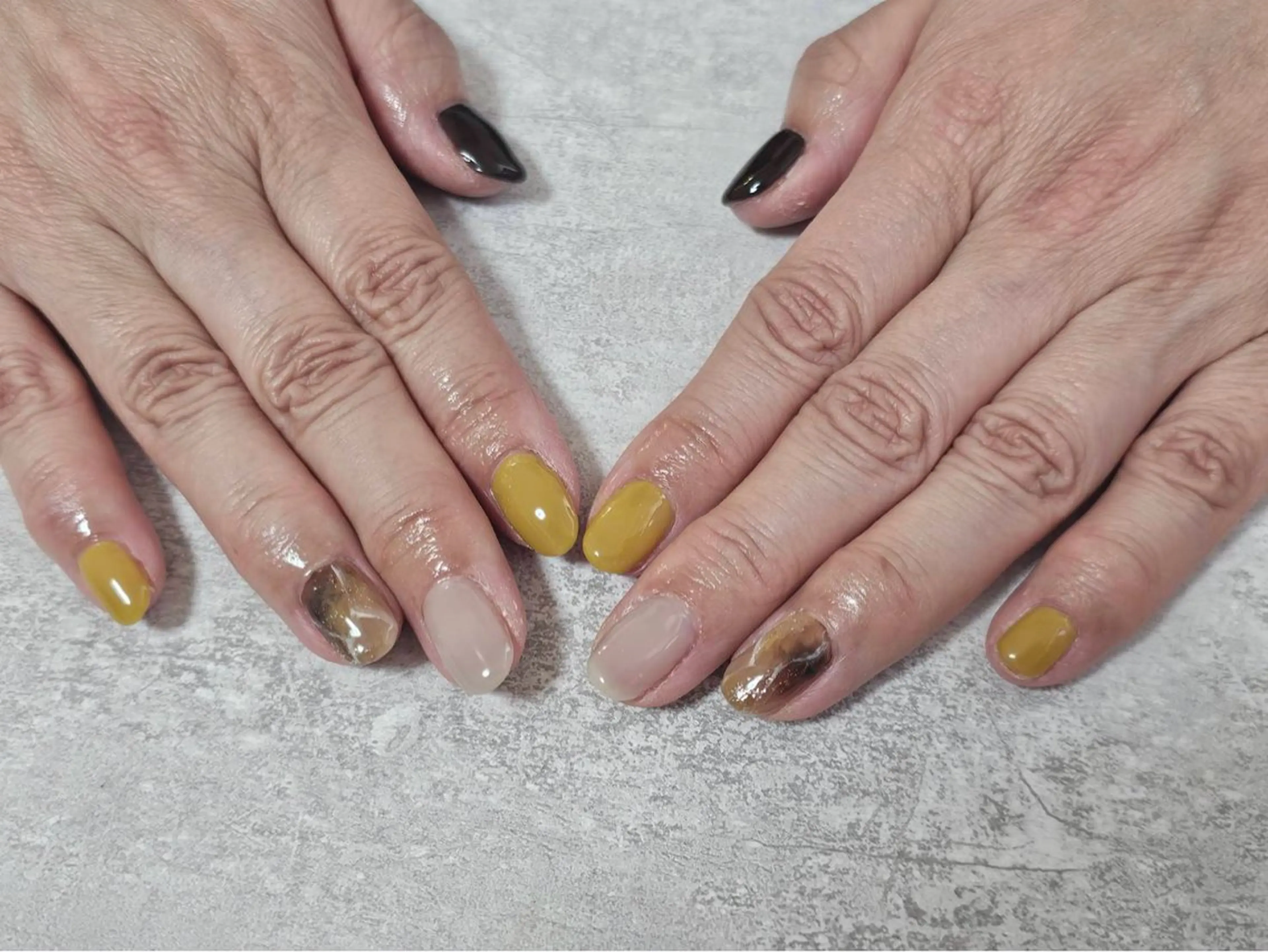 ネイル オーロラネイル フットネイル フレンチネイル ジェルネイル マグネットネイル mogunail &blowのネイルデザイン