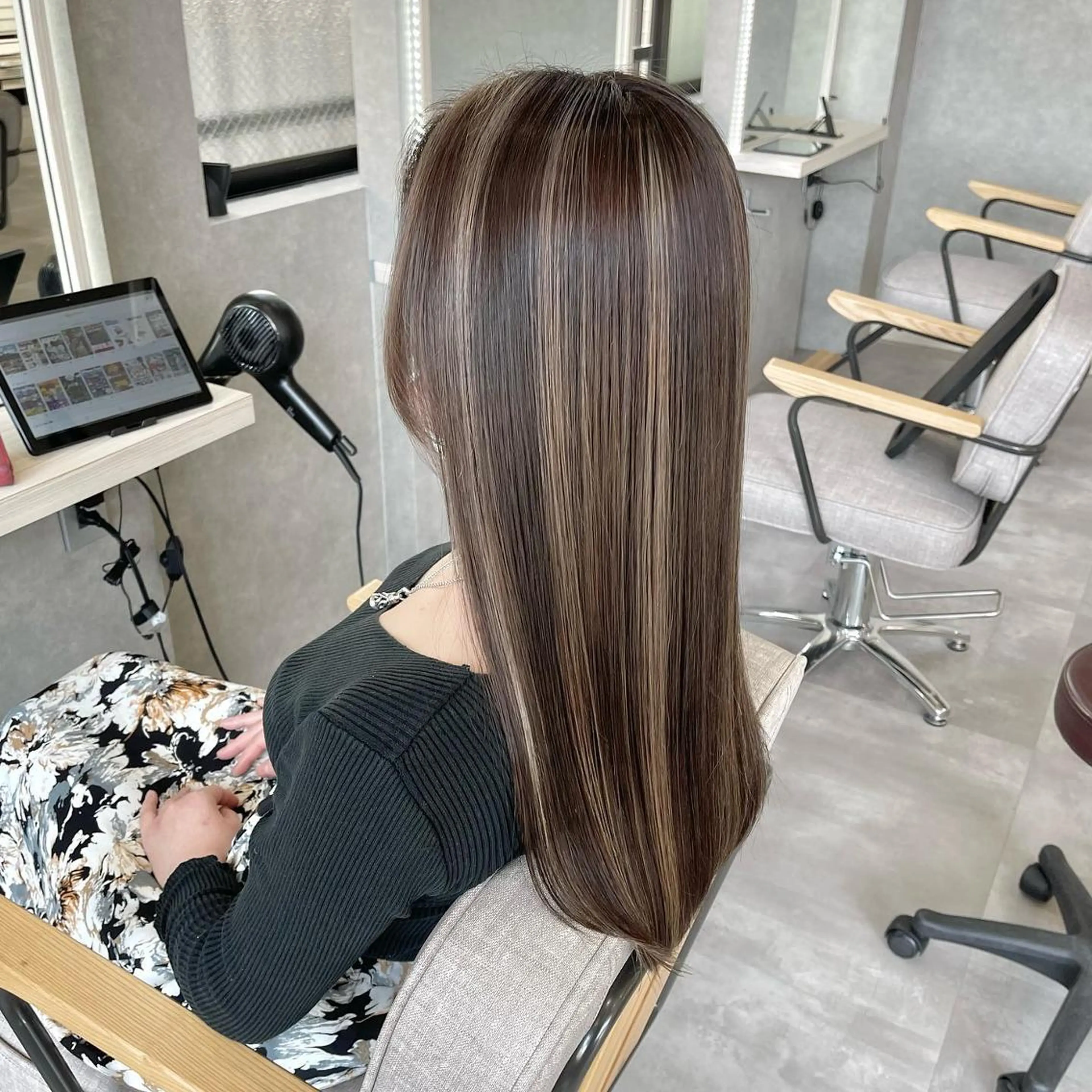 ミディアム 一ノ瀬 暁のヘアスタイル