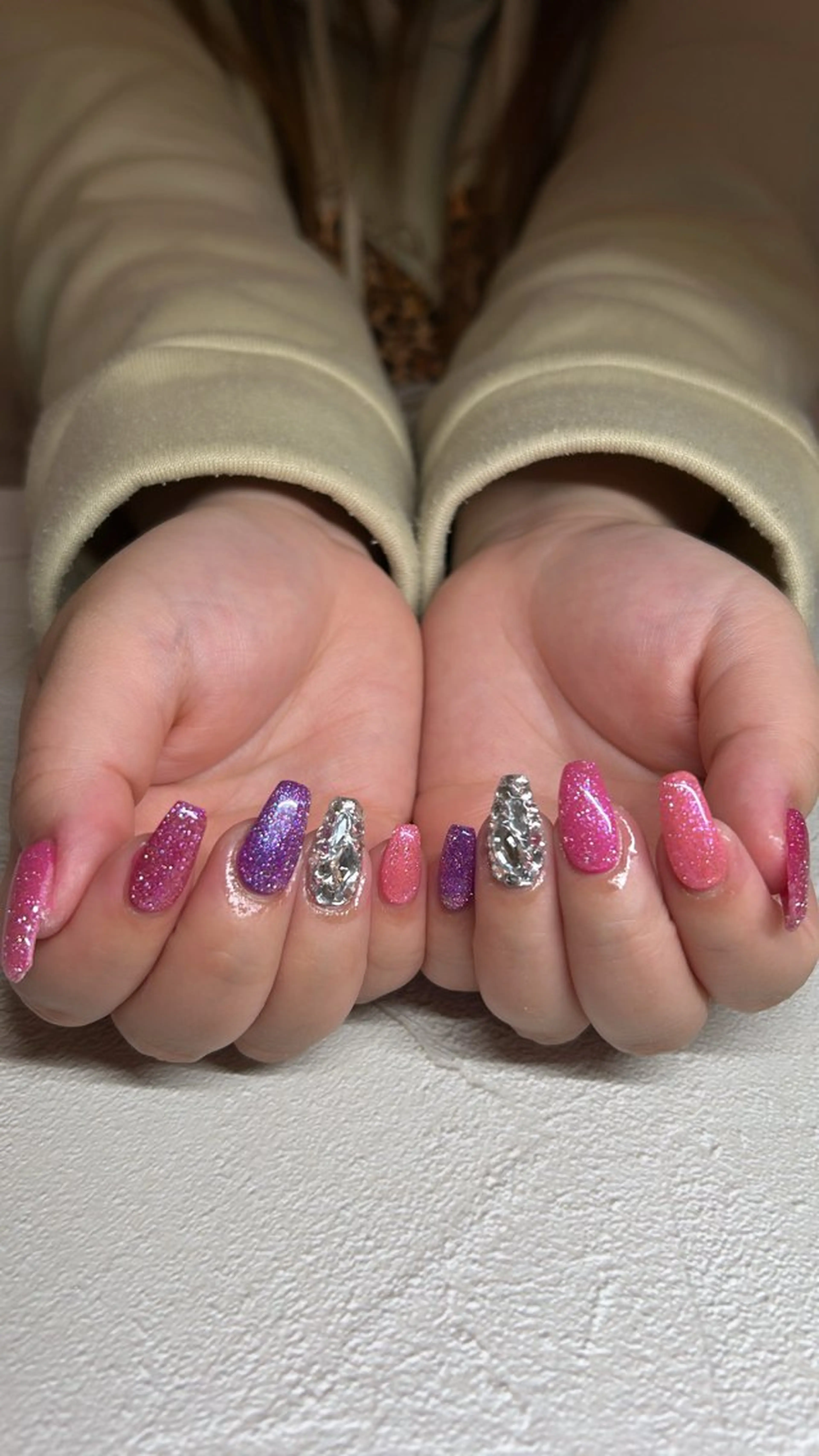 ロング ハンドネイル Shan Nailのネイルデザイン