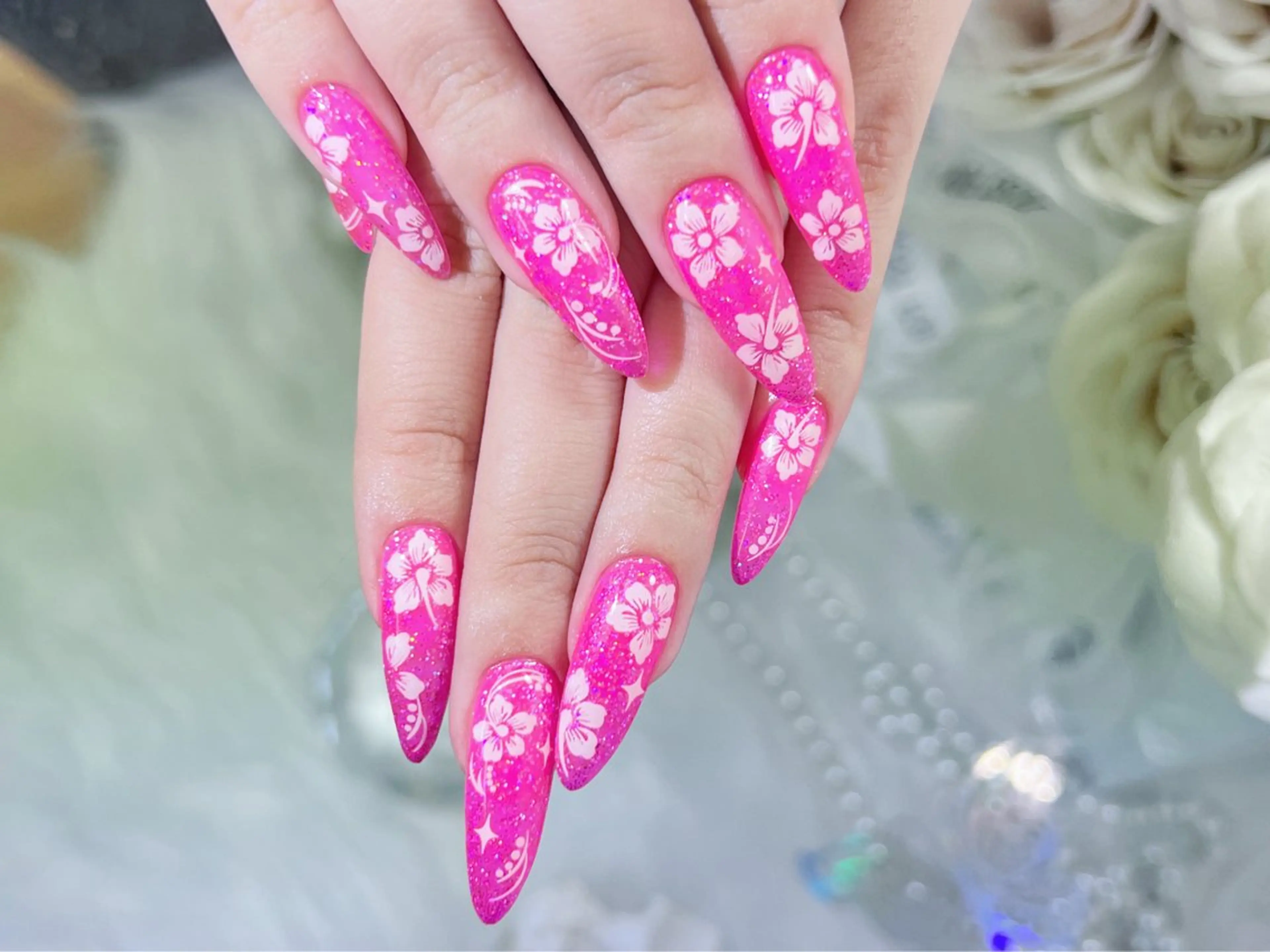 ネイル フレンチネイル ガーリー マグネットネイル 持ち込み スカルプネイル ハンドネイル Painty nailのネイルデザイン