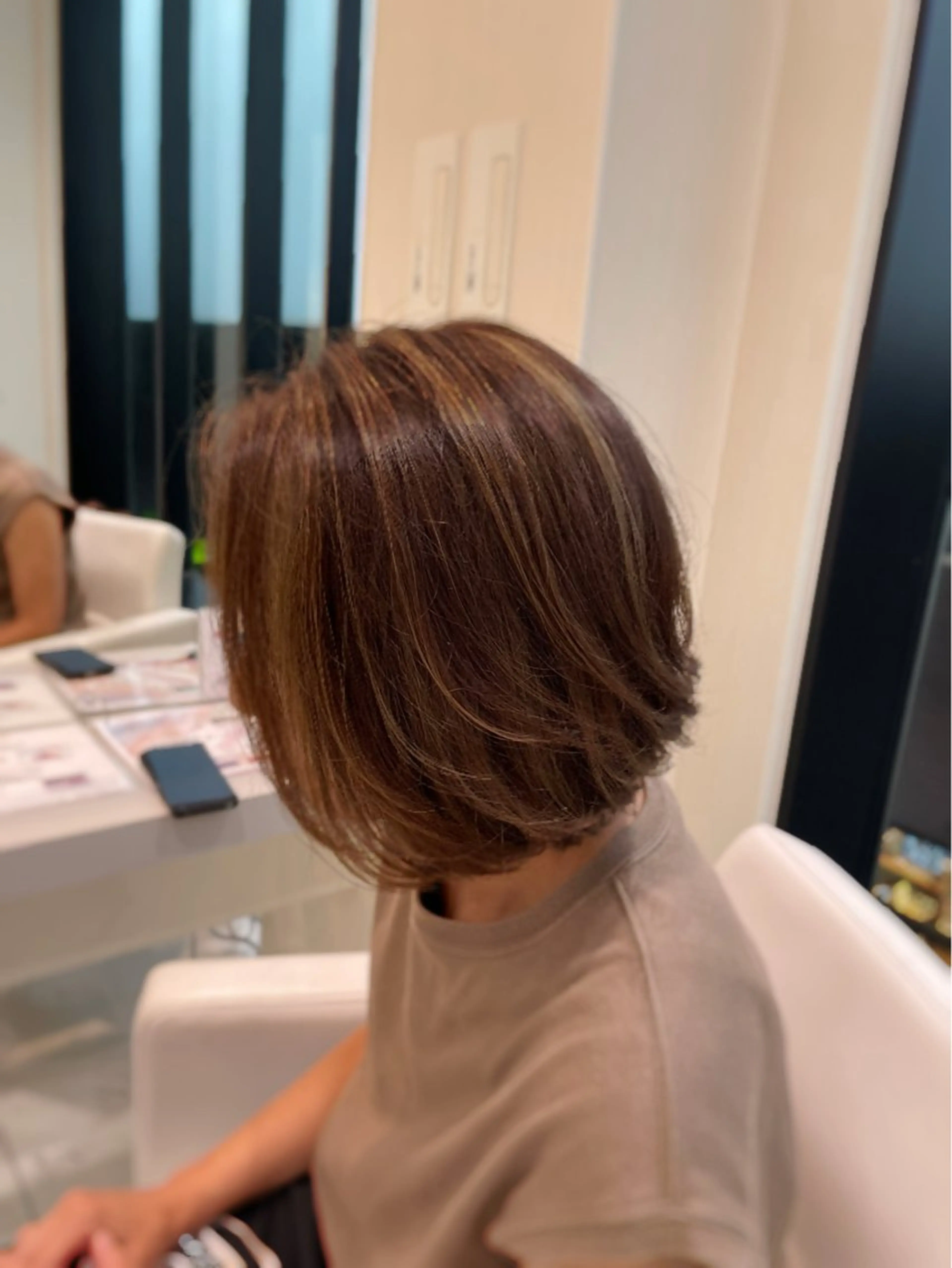 ミディアム カラー ハイライトカラー ハイライト レイヤーカット 🌺RYOKOのヘアスタイル