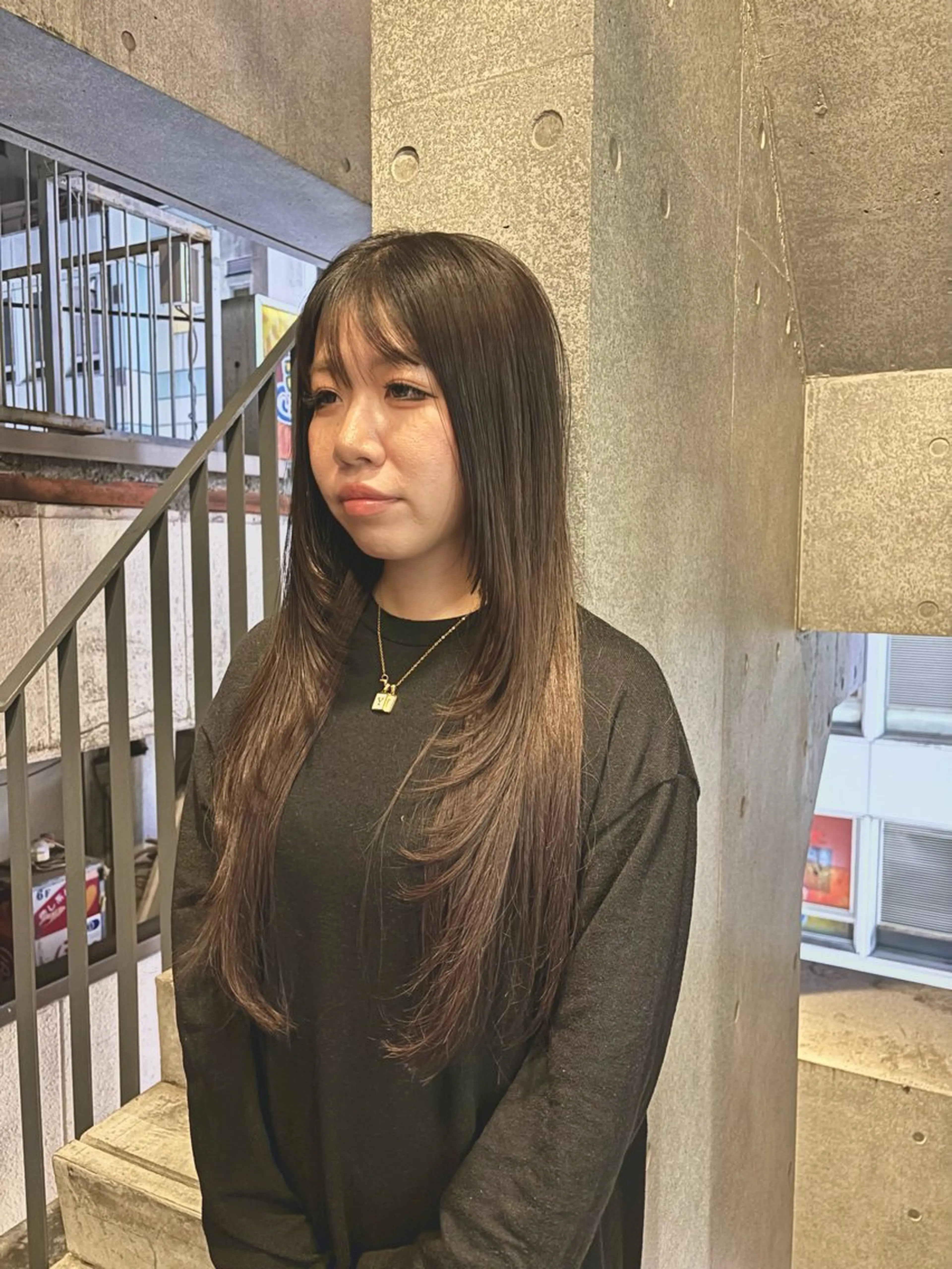 ロング ヘアアレンジ 顔まわりレイヤー 顔周りカット レイヤーカット ロング 🎀縮毛矯正.暗髪 .艶髪🩶ちひろのヘアスタイル