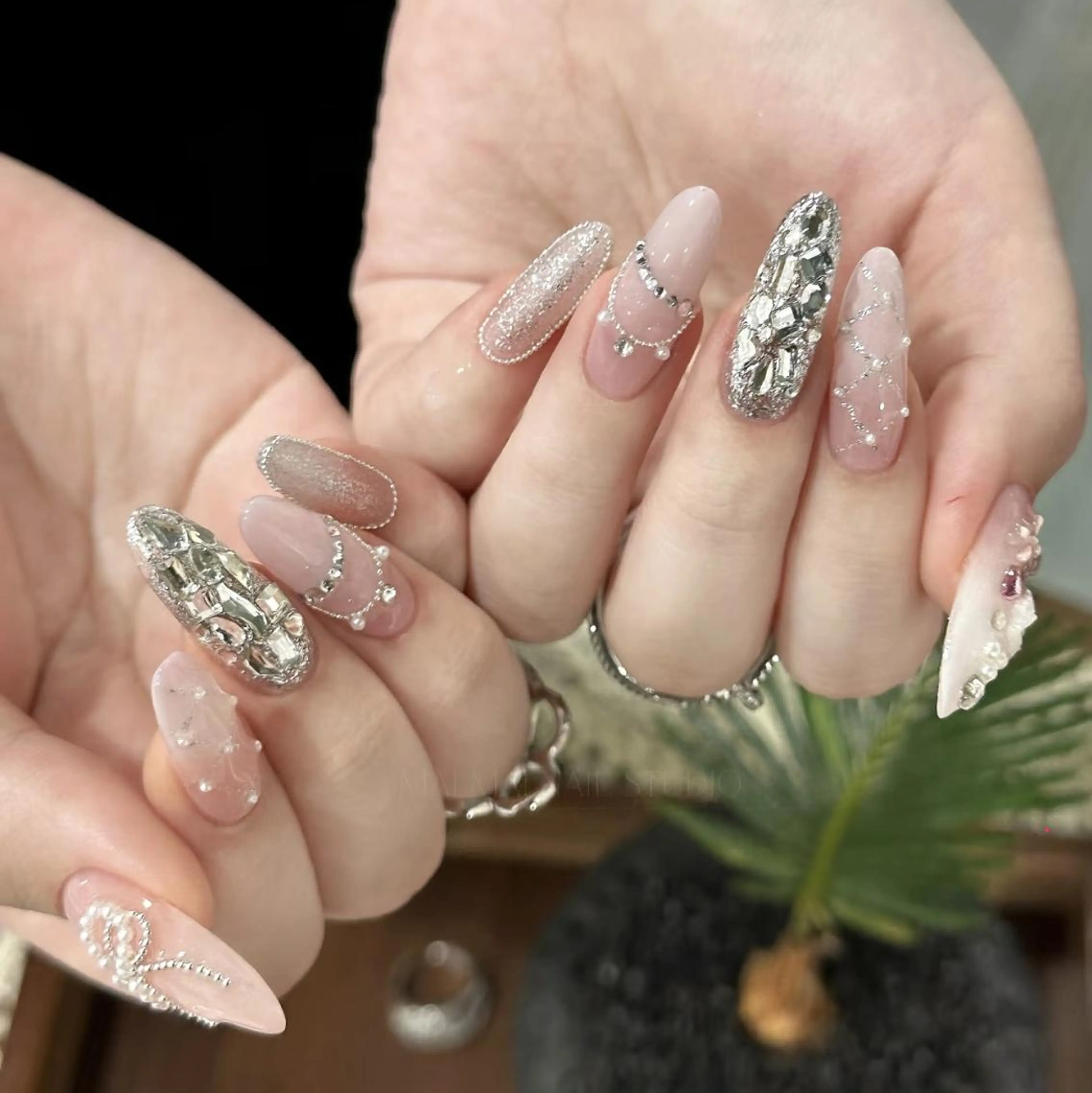 ネイル ハンドネイル 🎀 Ayaka_nailのネイルデザイン