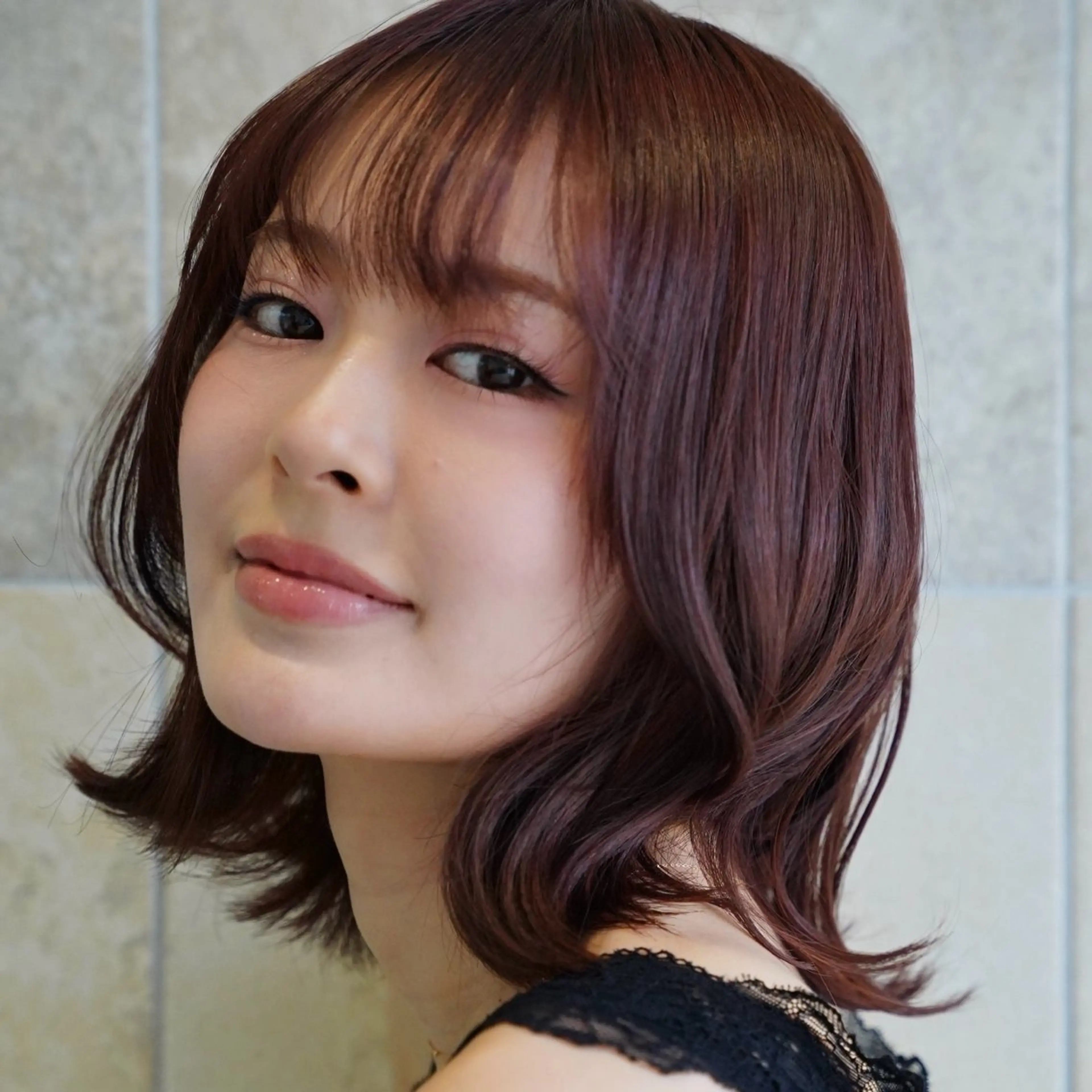 ミディアム カラー くびれヘア ハッシュカット ハイレイヤー 韓国風ヘア レイヤーカット カット ヘアカラー トリートメント 越智 彩心のヘアスタイル