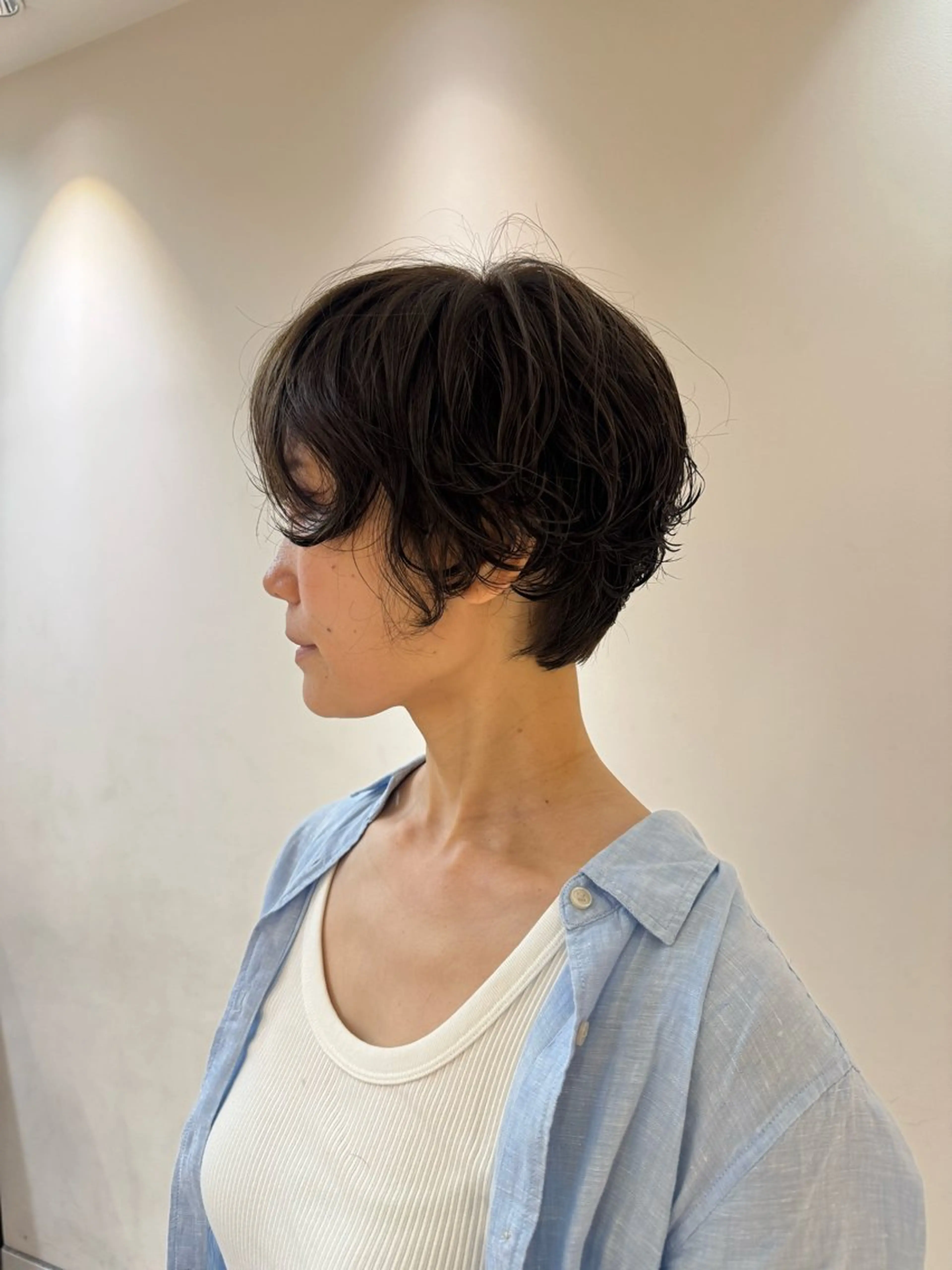 ショート パーマ 岡乃 麻衣のヘアスタイル