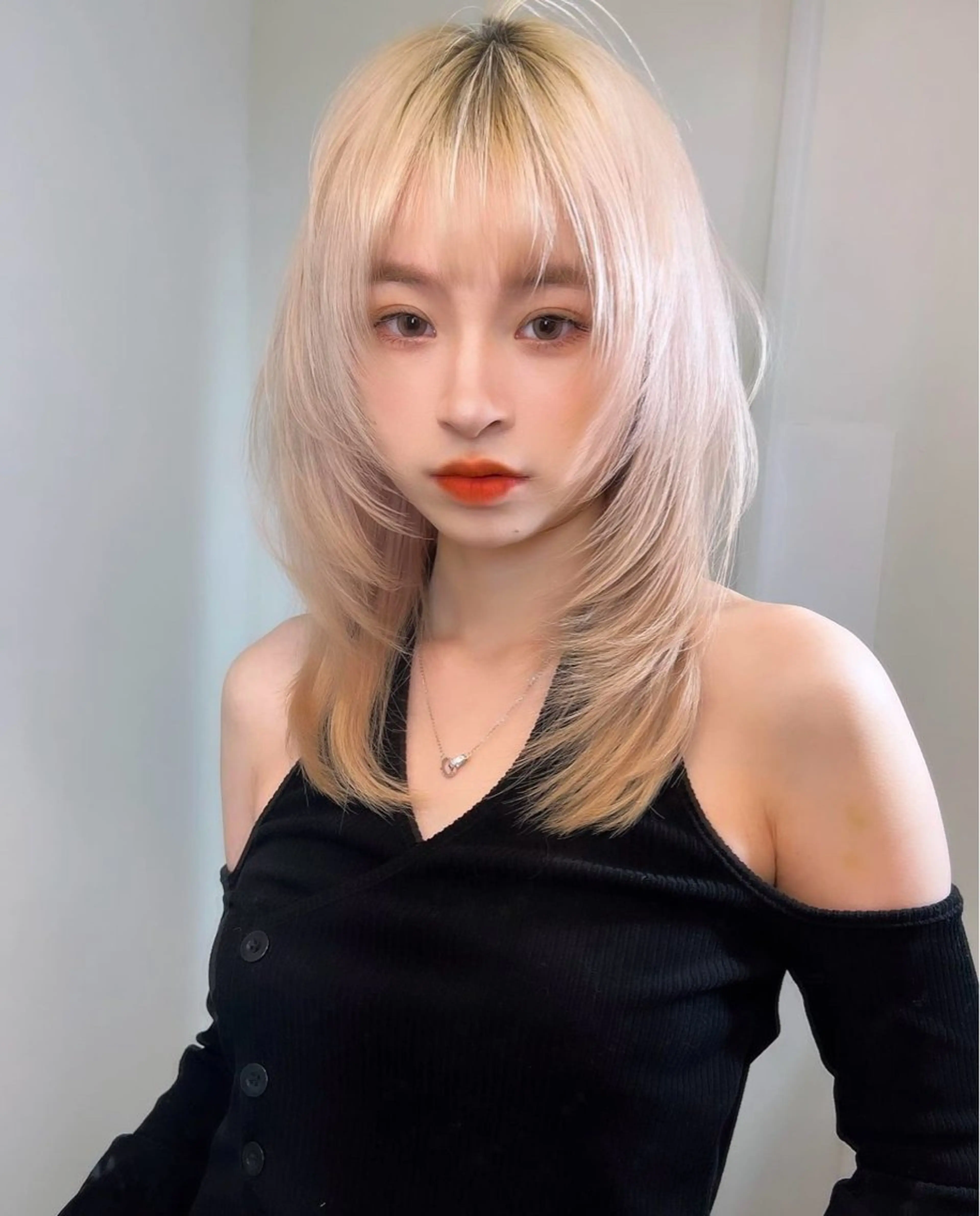 ミディアム レイヤーカット Hana ハイトーン🕯🩰のヘアスタイル