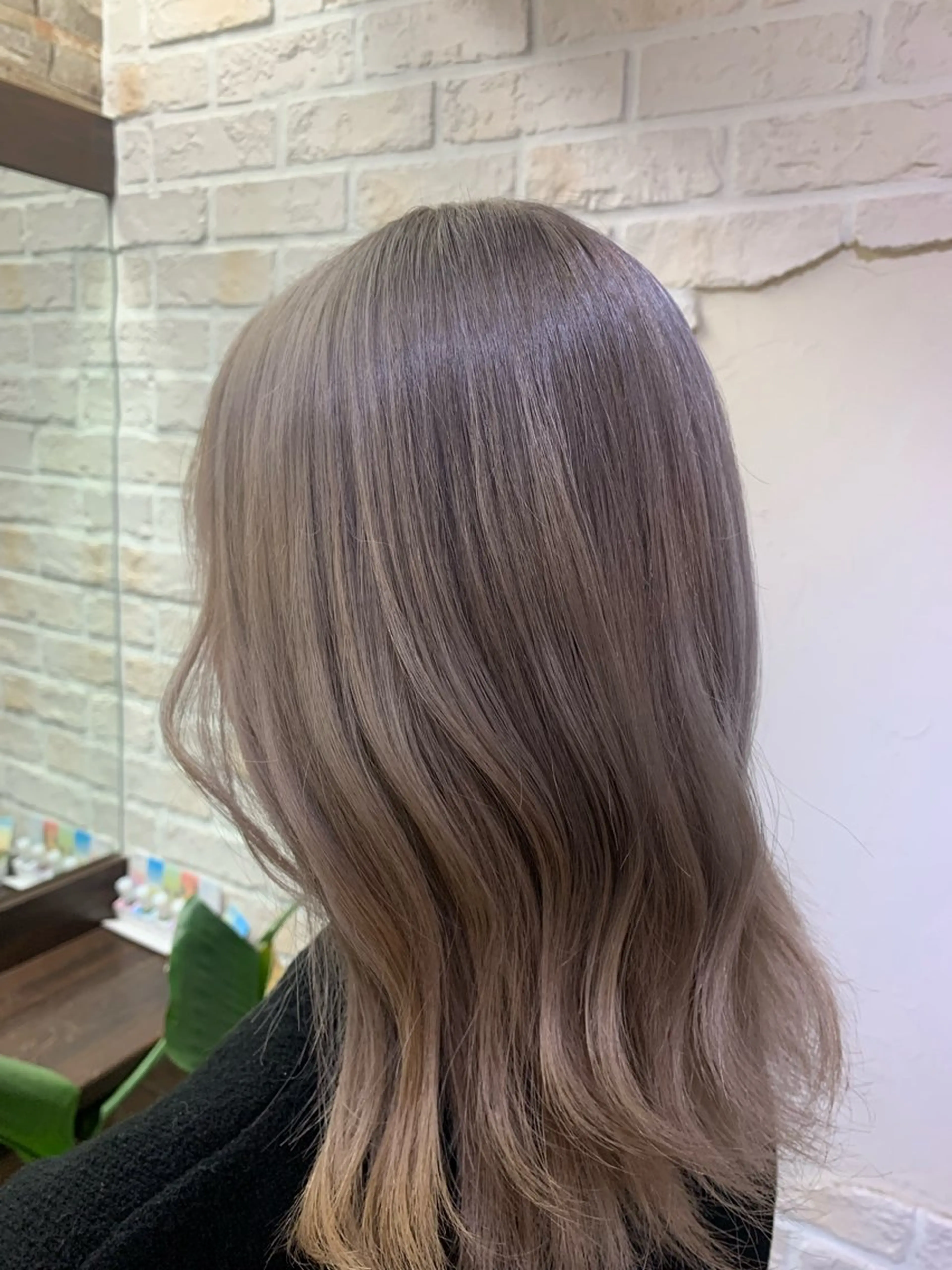 ミディアム カラー ヘアカラー 小嶋 美里のヘアスタイル